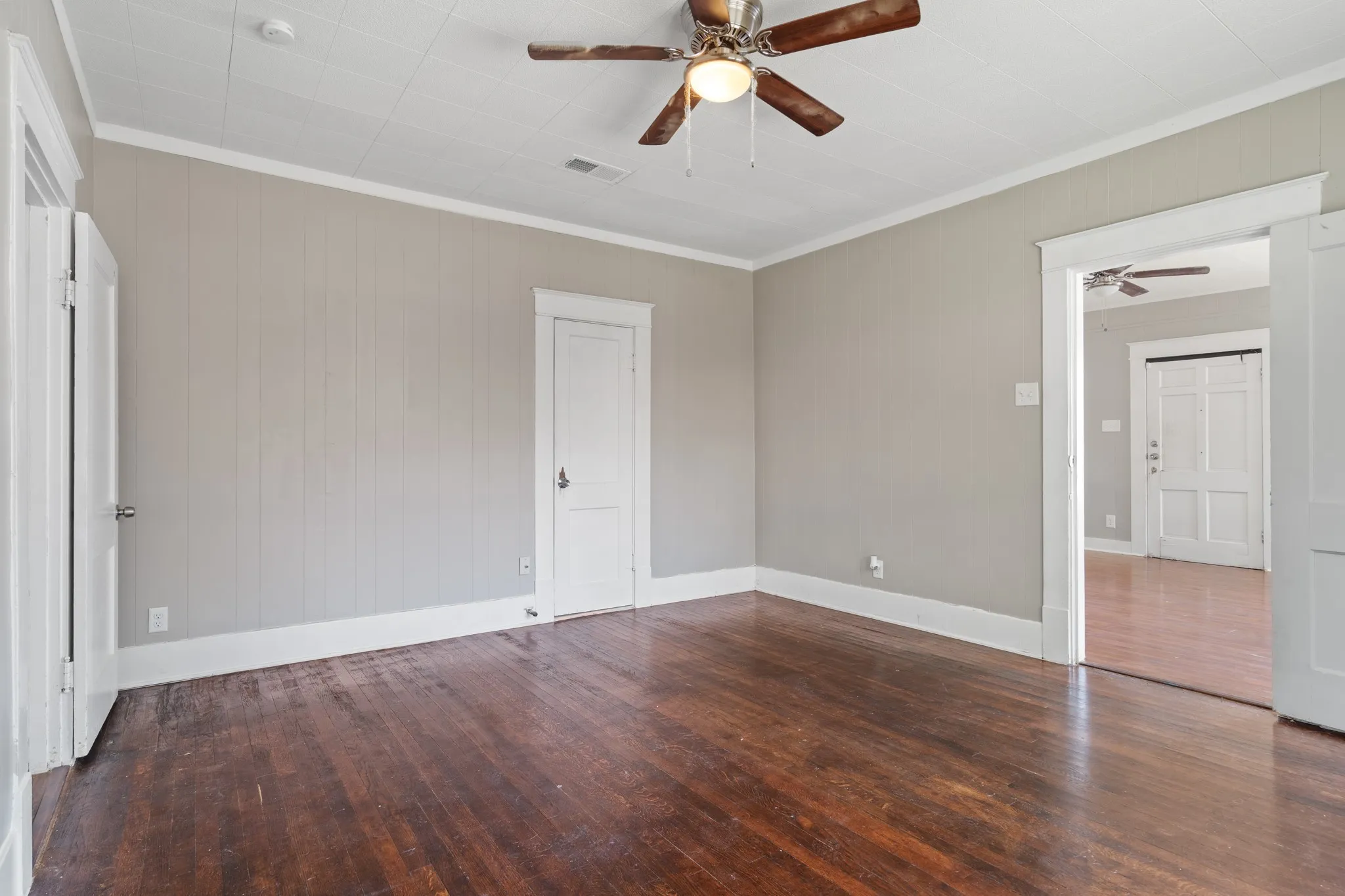 Single Family Residence For Sale in Hunt County , 1619 Oneal Street, Greenville, Texas 75401, 3 Bedroom, 1 Bathroom, Garage spaces, 1,470 Sqft, built in 1965, mls#21346791, Real Estate Agent in Greenville, Homes For Sale in Hunt county, Homes For Sale in Greenville, Realtor in Greenville Texas, Real Estate Brokerage Independent Realty Texas, Luminita Cordes Realtor