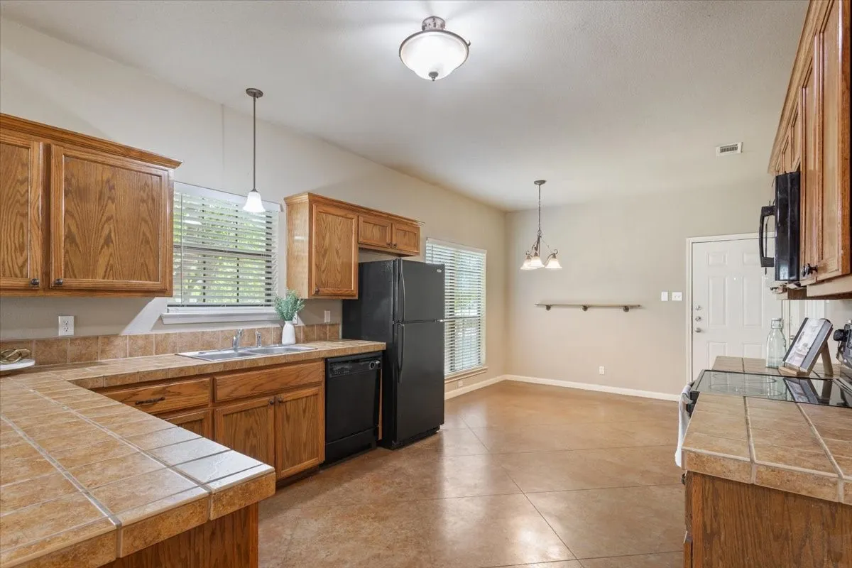 Single Family Residence For Sale in Mc Lennan County , 200 Garden Drive, Waco, Texas 76706, 4 Bedrooms, 3 Bathrooms, Garage spaces, 1,700 Sqft, built in 2007, Price $275,000, mls#21344388, Real Estate Agent in Waco, Homes For Sale in Mc Lennan county, Homes For Sale in Waco, Realtor in Waco Texas, Real Estate Brokerage Independent Realty Texas, Luminita Cordes Realtor