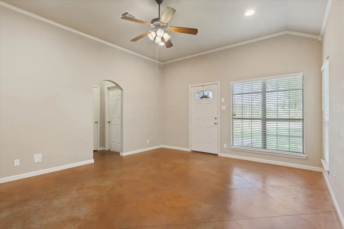 Single Family Residence For Sale in Mc Lennan County , 200 Garden Drive, Waco, Texas 76706, 4 Bedrooms, 3 Bathrooms, Garage spaces, 1,700 Sqft, built in 2007, Price $275,000, mls#21344388, Real Estate Agent in Waco, Homes For Sale in Mc Lennan county, Homes For Sale in Waco, Realtor in Waco Texas, Real Estate Brokerage Independent Realty Texas, Luminita Cordes Realtor