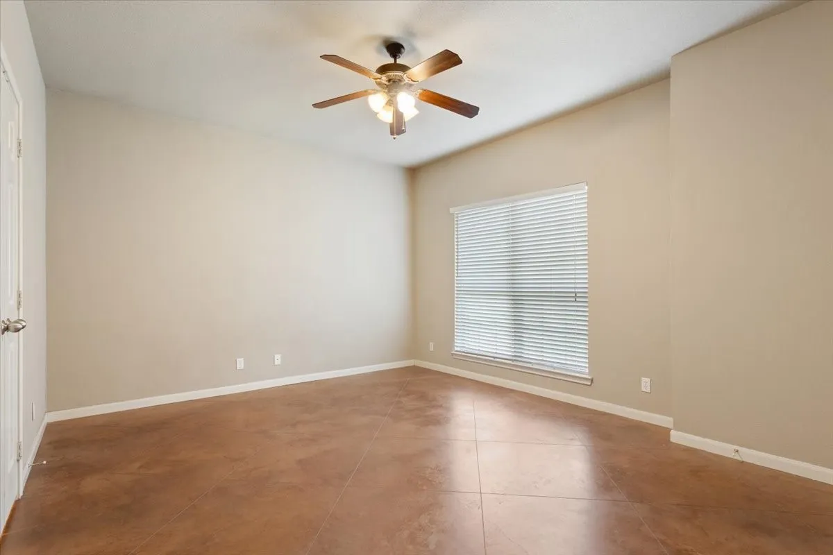 Single Family Residence For Sale in Mc Lennan County , 200 Garden Drive, Waco, Texas 76706, 4 Bedrooms, 3 Bathrooms, Garage spaces, 1,700 Sqft, built in 2007, Price $275,000, mls#21344388, Real Estate Agent in Waco, Homes For Sale in Mc Lennan county, Homes For Sale in Waco, Realtor in Waco Texas, Real Estate Brokerage Independent Realty Texas, Luminita Cordes Realtor
