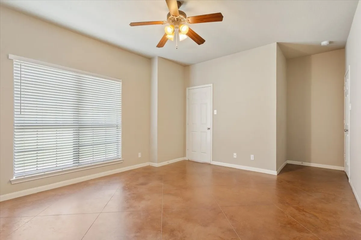 Single Family Residence For Sale in Mc Lennan County , 200 Garden Drive, Waco, Texas 76706, 4 Bedrooms, 3 Bathrooms, Garage spaces, 1,700 Sqft, built in 2007, Price $275,000, mls#21344388, Real Estate Agent in Waco, Homes For Sale in Mc Lennan county, Homes For Sale in Waco, Realtor in Waco Texas, Real Estate Brokerage Independent Realty Texas, Luminita Cordes Realtor