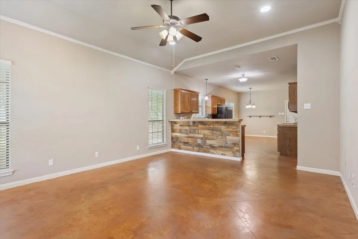 Single Family Residence For Sale in Mc Lennan County , 200 Garden Drive, Waco, Texas 76706, 4 Bedrooms, 3 Bathrooms, Garage spaces, 1,700 Sqft, built in 2007, Price $275,000, mls#21344388, Real Estate Agent in Waco, Homes For Sale in Mc Lennan county, Homes For Sale in Waco, Realtor in Waco Texas, Real Estate Brokerage Independent Realty Texas, Luminita Cordes Realtor