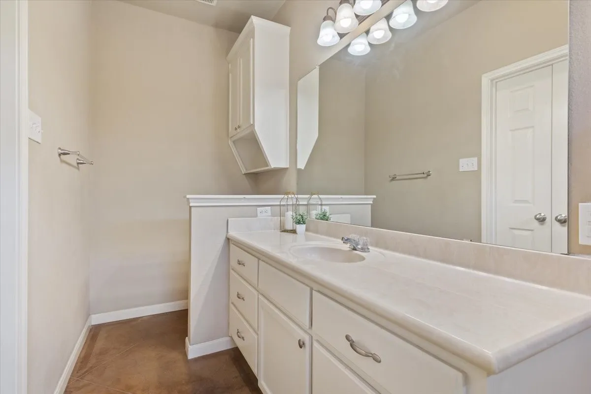 Single Family Residence For Sale in Mc Lennan County , 200 Garden Drive, Waco, Texas 76706, 4 Bedrooms, 3 Bathrooms, Garage spaces, 1,700 Sqft, built in 2007, Price $275,000, mls#21344388, Real Estate Agent in Waco, Homes For Sale in Mc Lennan county, Homes For Sale in Waco, Realtor in Waco Texas, Real Estate Brokerage Independent Realty Texas, Luminita Cordes Realtor