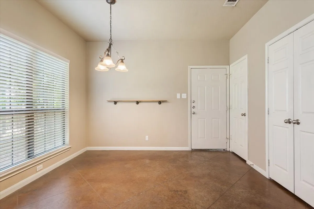 Single Family Residence For Sale in Mc Lennan County , 200 Garden Drive, Waco, Texas 76706, 4 Bedrooms, 3 Bathrooms, Garage spaces, 1,700 Sqft, built in 2007, Price $275,000, mls#21344388, Real Estate Agent in Waco, Homes For Sale in Mc Lennan county, Homes For Sale in Waco, Realtor in Waco Texas, Real Estate Brokerage Independent Realty Texas, Luminita Cordes Realtor