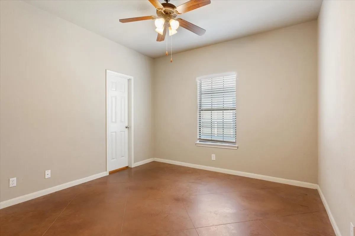 Single Family Residence For Sale in Mc Lennan County , 200 Garden Drive, Waco, Texas 76706, 4 Bedrooms, 3 Bathrooms, Garage spaces, 1,700 Sqft, built in 2007, Price $275,000, mls#21344388, Real Estate Agent in Waco, Homes For Sale in Mc Lennan county, Homes For Sale in Waco, Realtor in Waco Texas, Real Estate Brokerage Independent Realty Texas, Luminita Cordes Realtor