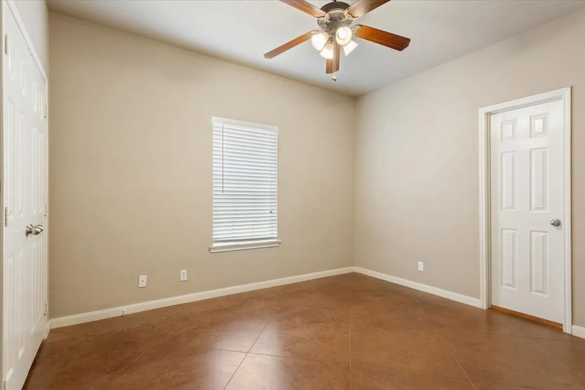 Single Family Residence For Sale in Mc Lennan County , 200 Garden Drive, Waco, Texas 76706, 4 Bedrooms, 3 Bathrooms, Garage spaces, 1,700 Sqft, built in 2007, Price $275,000, mls#21344388, Real Estate Agent in Waco, Homes For Sale in Mc Lennan county, Homes For Sale in Waco, Realtor in Waco Texas, Real Estate Brokerage Independent Realty Texas, Luminita Cordes Realtor