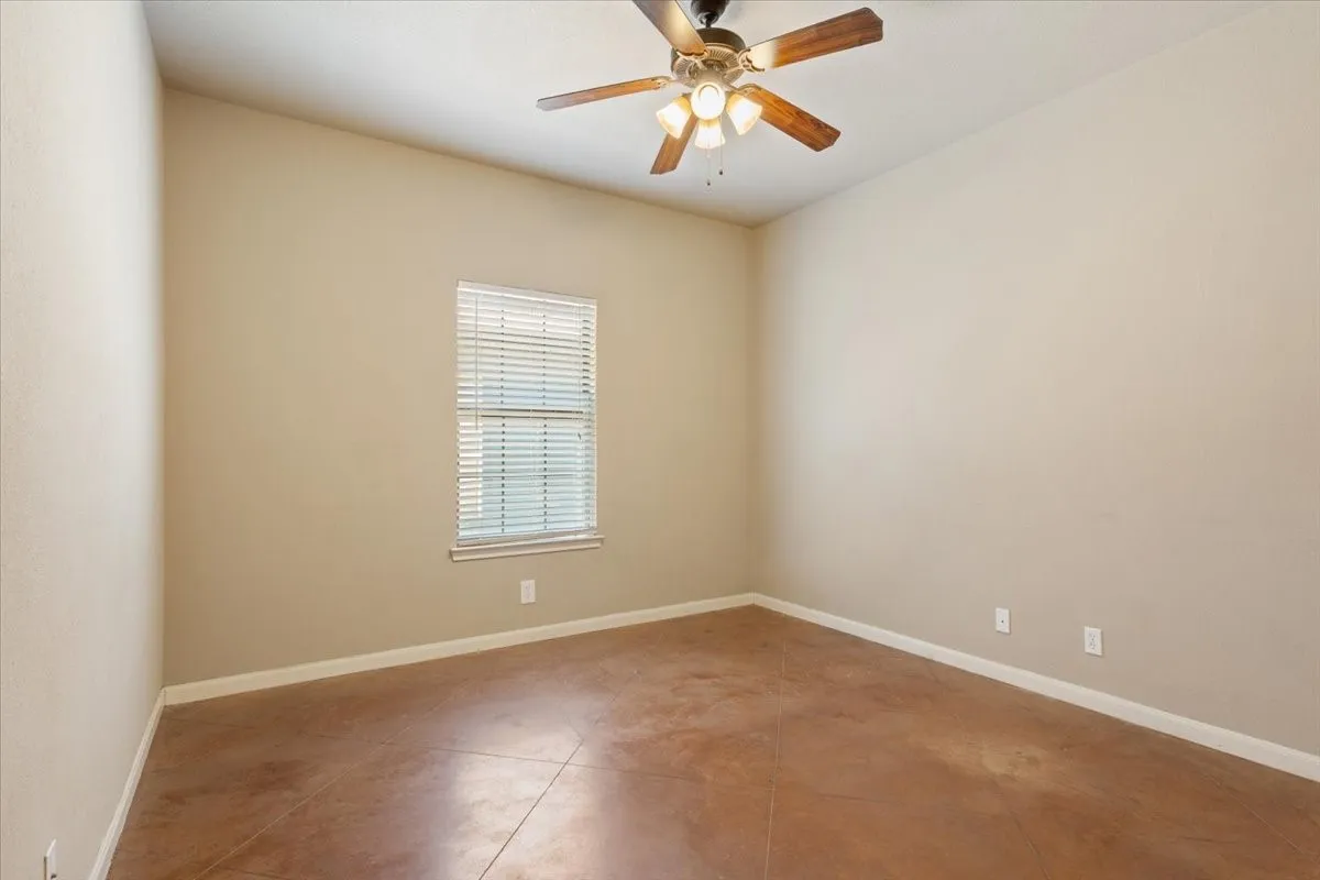 Single Family Residence For Sale in Mc Lennan County , 200 Garden Drive, Waco, Texas 76706, 4 Bedrooms, 3 Bathrooms, Garage spaces, 1,700 Sqft, built in 2007, Price $275,000, mls#21344388, Real Estate Agent in Waco, Homes For Sale in Mc Lennan county, Homes For Sale in Waco, Realtor in Waco Texas, Real Estate Brokerage Independent Realty Texas, Luminita Cordes Realtor