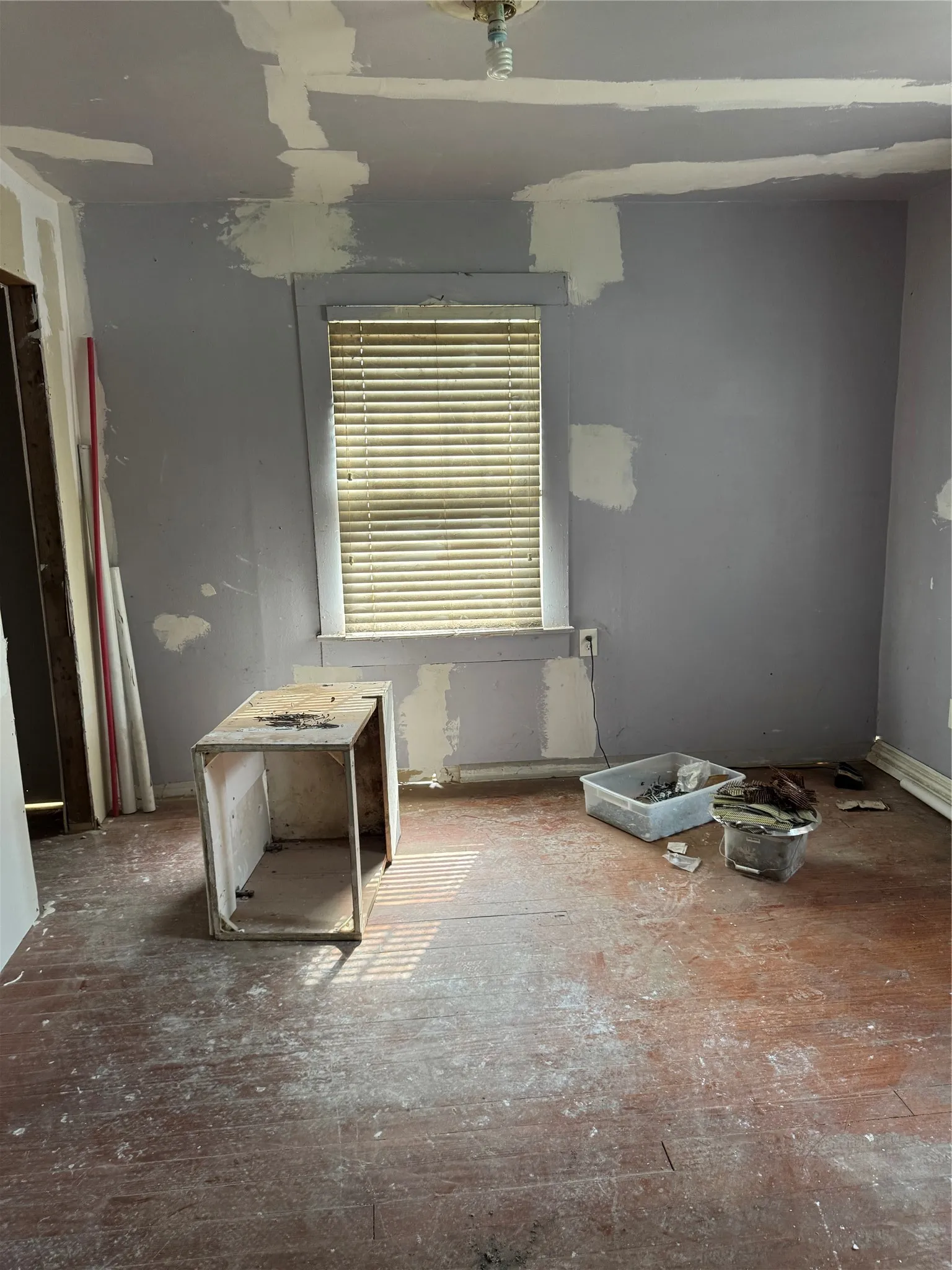 Single Family Residence For Sale in Tarrant County , 3301 Baylor Street, Fort Worth, Texas 76119, 3 Bedroom, 1 Bathroom, Garage spaces, 1,288 Sqft, built in 1928, mls#21346841, Real Estate Agent in Fort Worth, Homes For Sale in Tarrant county, Homes For Sale in Fort Worth, Realtor in Fort Worth Texas, Real Estate Brokerage Independent Realty Texas, Luminita Cordes Realtor