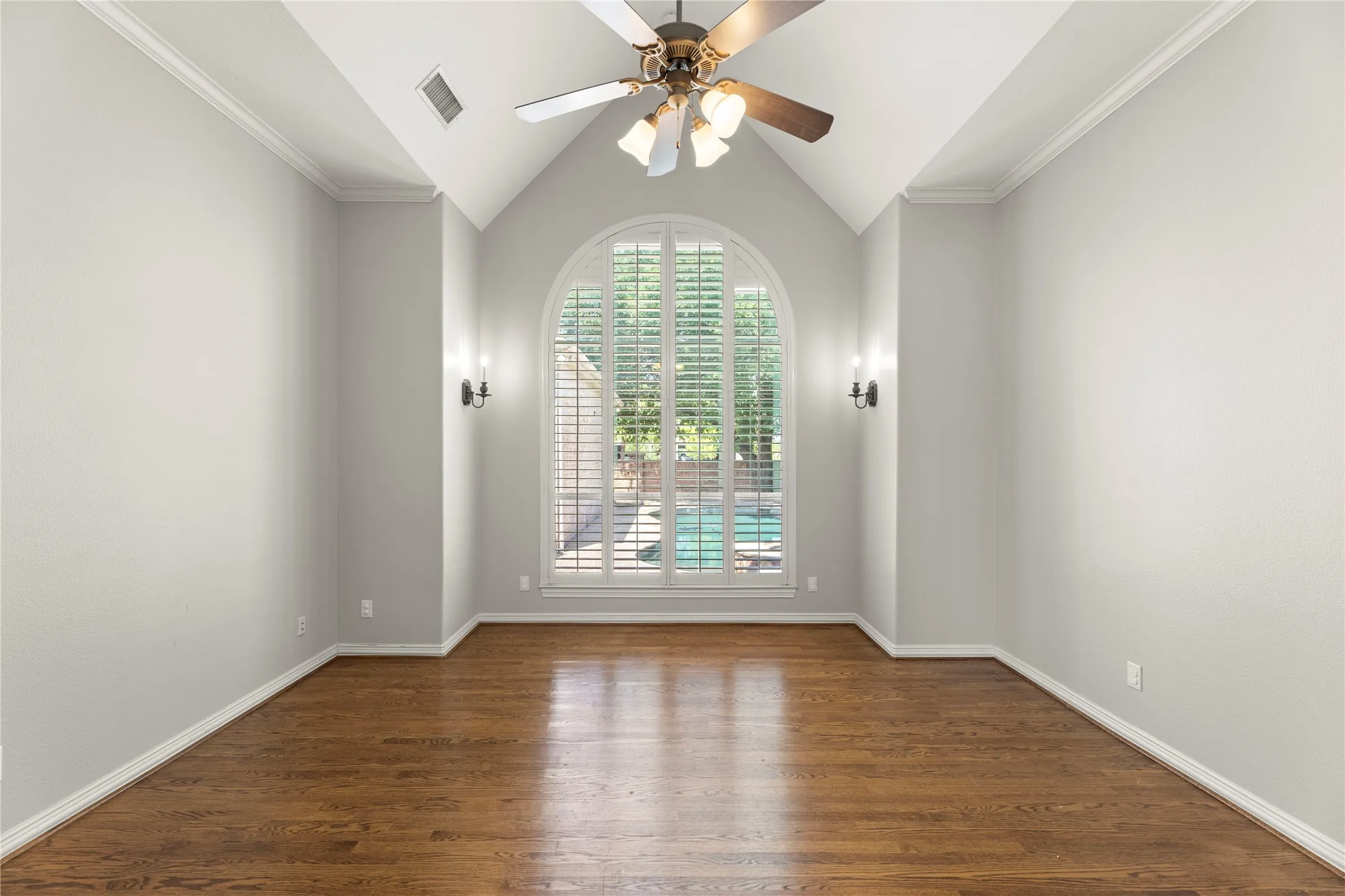 Single Family Residence For Rent in Collin County , 5905 Dorset Drive, Plano, Texas 75093, 5 Bedroom, 7 Bathroom, 2 Garage spaces, 3,839 Sqft, built in 2001, mls#21346738, Real Estate Agent in Plano, Homes For Rent in Collin county, Homes For Rent in Plano, Realtor in Plano Texas, Real Estate Brokerage Independent Realty Texas, Luminita Cordes Realtor