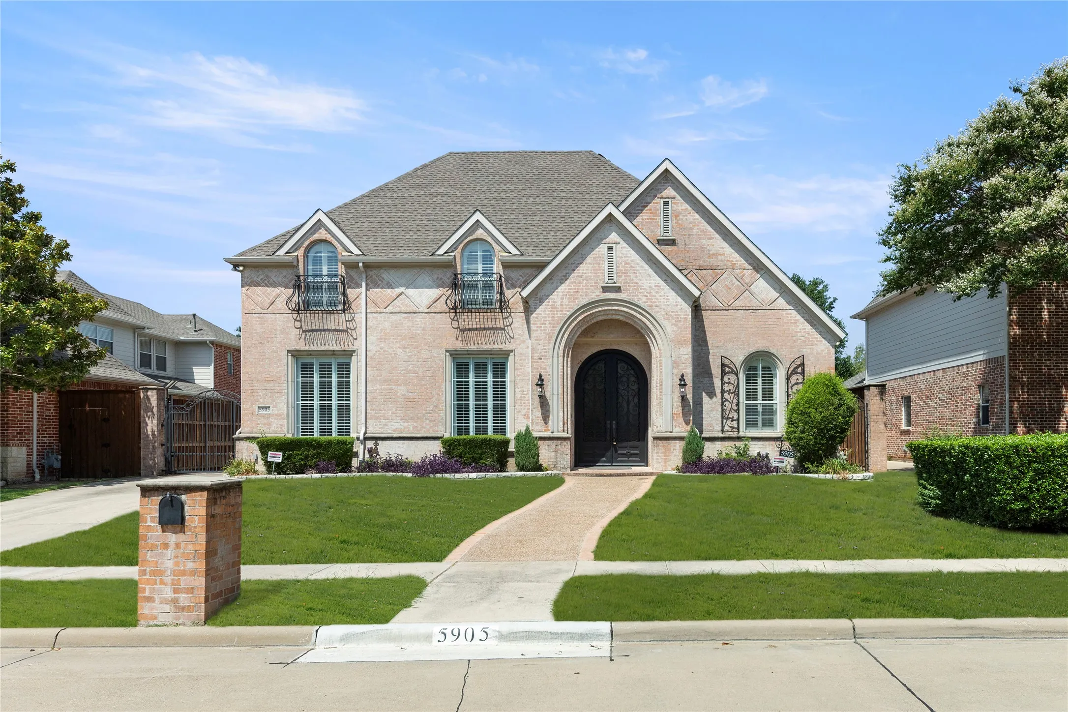 Single Family Residence For Rent in Collin County , 5905 Dorset Drive, Plano, Texas 75093, 5 Bedroom, 7 Bathroom, 2 Garage spaces, 3,839 Sqft, built in 2001, mls#21346738, Real Estate Agent in Plano, Homes For Rent in Collin county, Homes For Rent in Plano, Realtor in Plano Texas, Real Estate Brokerage Independent Realty Texas, Luminita Cordes Realtor