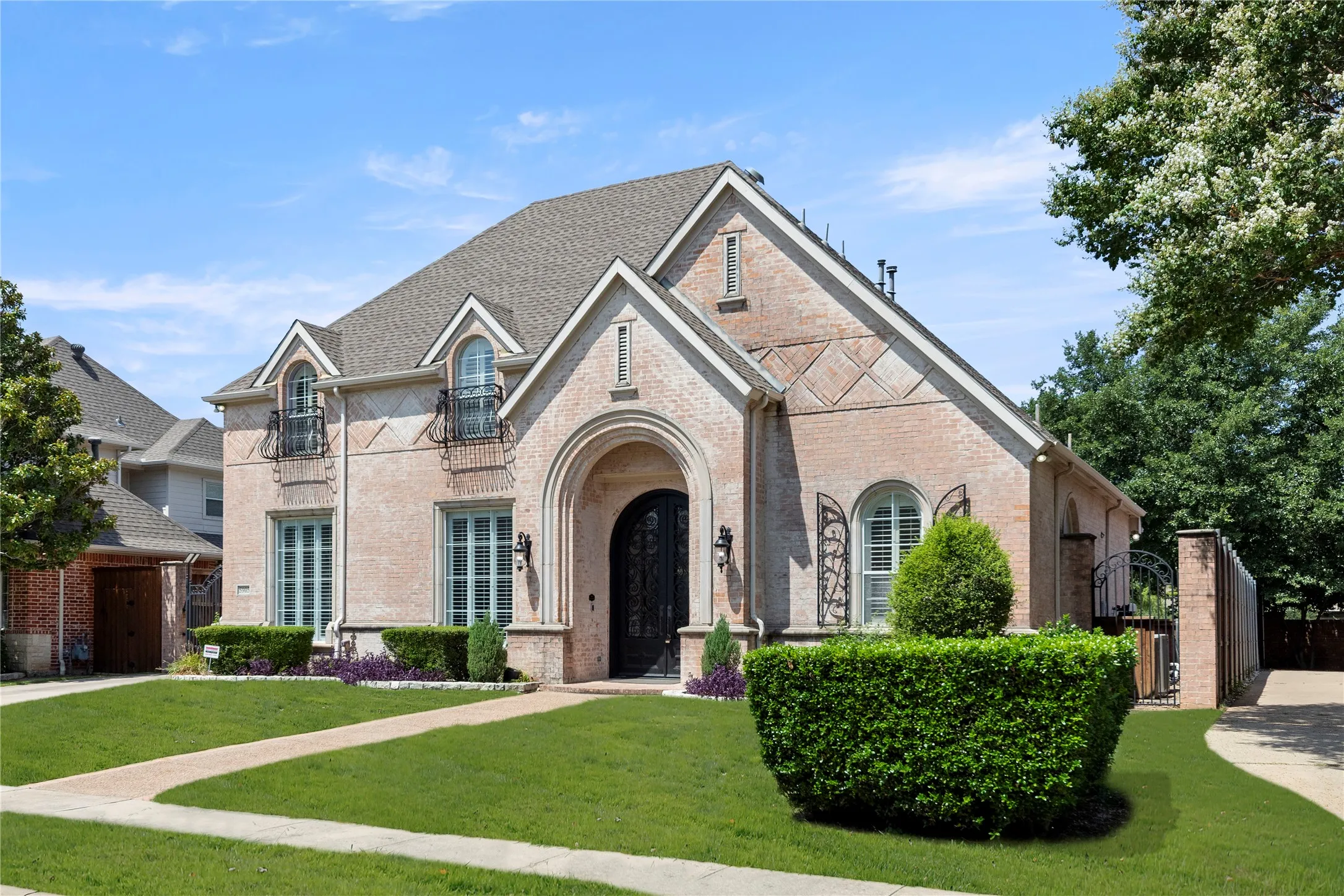 Single Family Residence For Rent in Collin County , 5905 Dorset Drive, Plano, Texas 75093, 5 Bedroom, 7 Bathroom, 2 Garage spaces, 3,839 Sqft, built in 2001, mls#21346738, Real Estate Agent in Plano, Homes For Rent in Collin county, Homes For Rent in Plano, Realtor in Plano Texas, Real Estate Brokerage Independent Realty Texas, Luminita Cordes Realtor