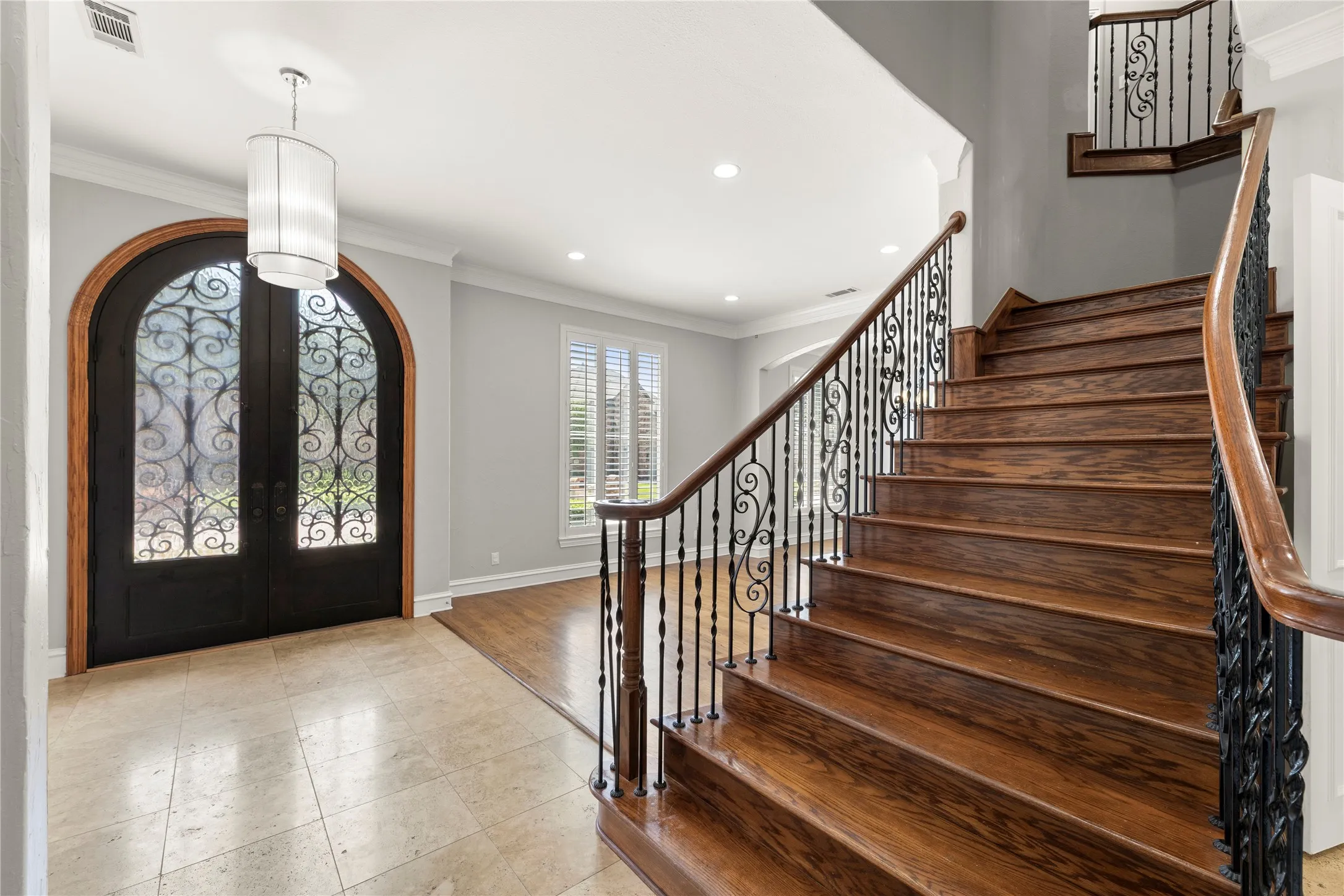 Single Family Residence For Rent in Collin County , 5905 Dorset Drive, Plano, Texas 75093, 5 Bedroom, 7 Bathroom, 2 Garage spaces, 3,839 Sqft, built in 2001, mls#21346738, Real Estate Agent in Plano, Homes For Rent in Collin county, Homes For Rent in Plano, Realtor in Plano Texas, Real Estate Brokerage Independent Realty Texas, Luminita Cordes Realtor