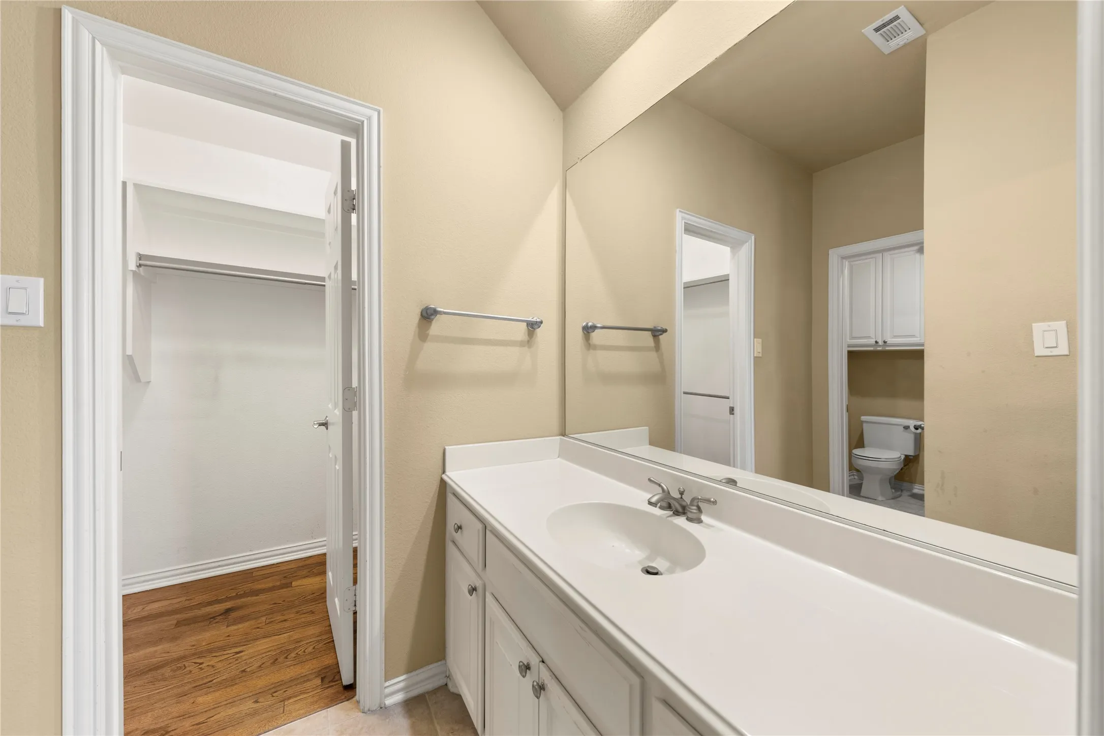 Single Family Residence For Rent in Collin County , 5905 Dorset Drive, Plano, Texas 75093, 5 Bedroom, 7 Bathroom, 2 Garage spaces, 3,839 Sqft, built in 2001, mls#21346738, Real Estate Agent in Plano, Homes For Rent in Collin county, Homes For Rent in Plano, Realtor in Plano Texas, Real Estate Brokerage Independent Realty Texas, Luminita Cordes Realtor