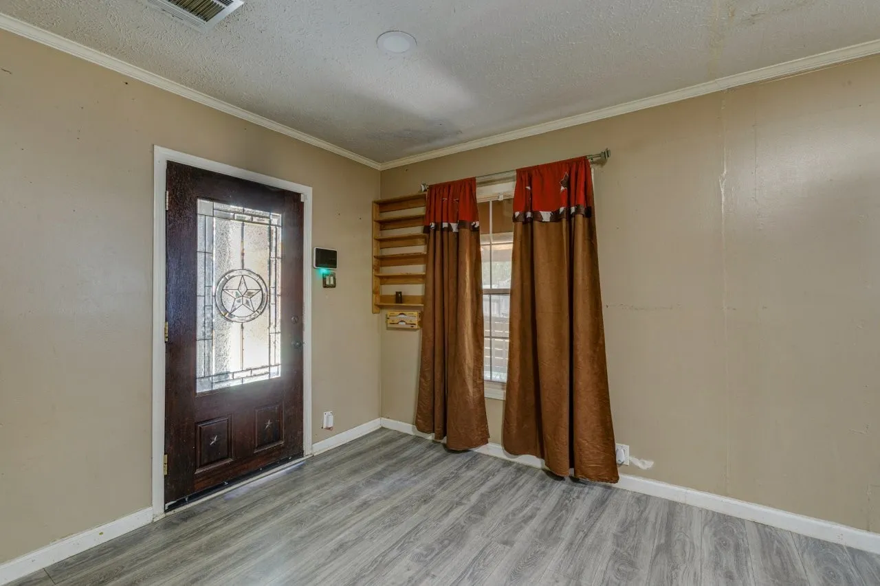 Single Family Residence For Sale in Dallas County , 2802 Gooch Street, Dallas, Texas 75241, 3 Bedroom, 2 Bathroom, Garage spaces, 1,080 Sqft, built in 2002, mls#21346882, Real Estate Agent in Dallas, Homes For Sale in Dallas county, Homes For Sale in Dallas, Realtor in Dallas Texas, Real Estate Brokerage Independent Realty Texas, Luminita Cordes Realtor