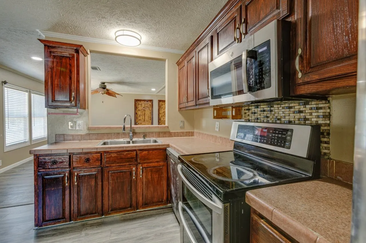 Single Family Residence For Sale in Dallas County , 2802 Gooch Street, Dallas, Texas 75241, 3 Bedroom, 2 Bathroom, Garage spaces, 1,080 Sqft, built in 2002, mls#21346882, Real Estate Agent in Dallas, Homes For Sale in Dallas county, Homes For Sale in Dallas, Realtor in Dallas Texas, Real Estate Brokerage Independent Realty Texas, Luminita Cordes Realtor