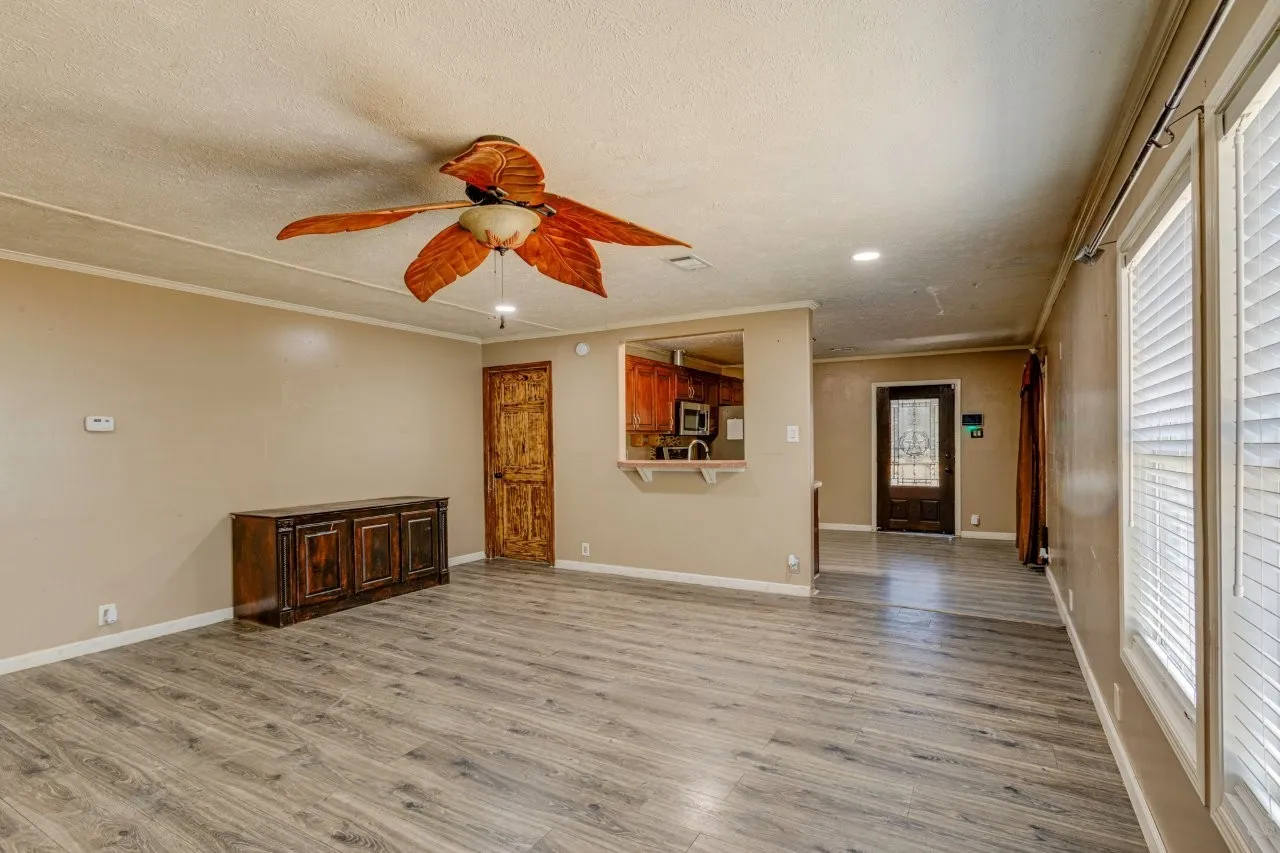 Single Family Residence For Sale in Dallas County , 2802 Gooch Street, Dallas, Texas 75241, 3 Bedroom, 2 Bathroom, Garage spaces, 1,080 Sqft, built in 2002, mls#21346882, Real Estate Agent in Dallas, Homes For Sale in Dallas county, Homes For Sale in Dallas, Realtor in Dallas Texas, Real Estate Brokerage Independent Realty Texas, Luminita Cordes Realtor