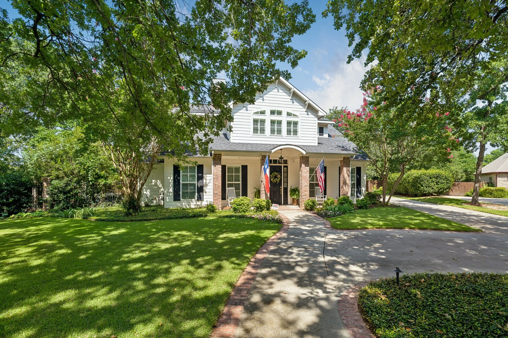 Single Family Residence For Sale in Denton County , 200 Sharon Rose Court, Denton, Texas 76210, 4 Bedroom, 4 Bathroom, 3 Garage spaces, 3,968 Sqft, built in 2006, mls#21343427, Real Estate Agent in Denton, Homes For Sale in Denton county, Homes For Sale in Denton, Realtor in Denton Texas, Real Estate Brokerage Independent Realty Texas, Luminita Cordes Realtor
