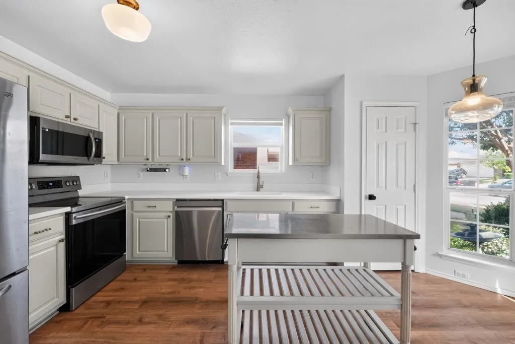 Single Family Residence For Sale in Tarrant County , 7241 Decoy Lane, Fort Worth, Texas 76120, 3 Bedroom, 2 Bathroom, 2 Garage spaces, 1,463 Sqft, built in 2004, mls#21346837, Real Estate Agent in Fort Worth, Homes For Sale in Tarrant county, Homes For Sale in Fort Worth, Realtor in Fort Worth Texas, Real Estate Brokerage Independent Realty Texas, Luminita Cordes Realtor