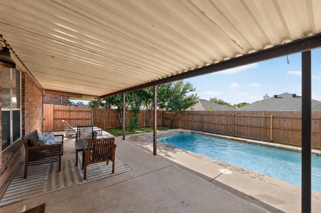 Single Family Residence For Sale in Tarrant County , 7241 Decoy Lane, Fort Worth, Texas 76120, 3 Bedroom, 2 Bathroom, 2 Garage spaces, 1,463 Sqft, built in 2004, mls#21346837, Real Estate Agent in Fort Worth, Homes For Sale in Tarrant county, Homes For Sale in Fort Worth, Realtor in Fort Worth Texas, Real Estate Brokerage Independent Realty Texas, Luminita Cordes Realtor