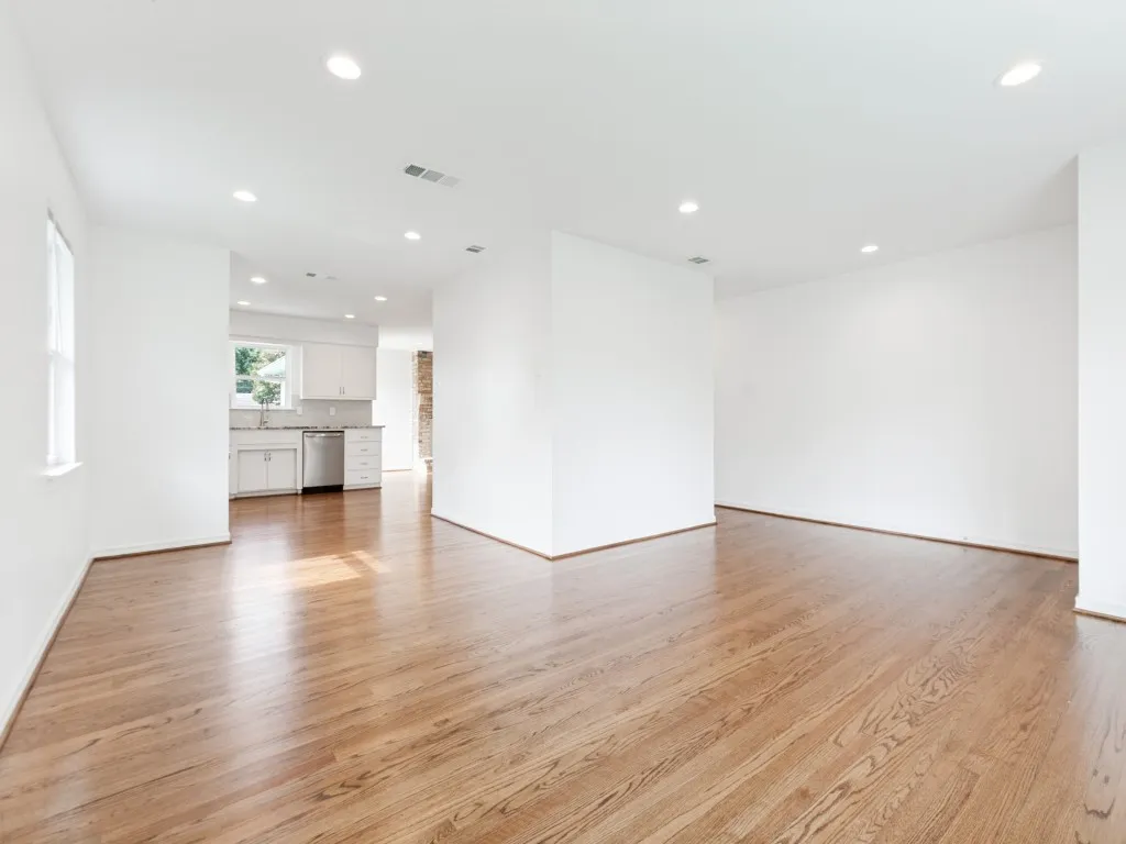 Single Family Residence For Sale in Dallas County , 912 Fernwood Drive, Richardson, Texas 75080, 3 Bedroom, 2 Bathroom, 2 Garage spaces, 1,618 Sqft, built in 1960, mls#21342199, Real Estate Agent in Richardson, Homes For Sale in Dallas county, Homes For Sale in Richardson, Realtor in Richardson Texas, Real Estate Brokerage Independent Realty Texas, Luminita Cordes Realtor