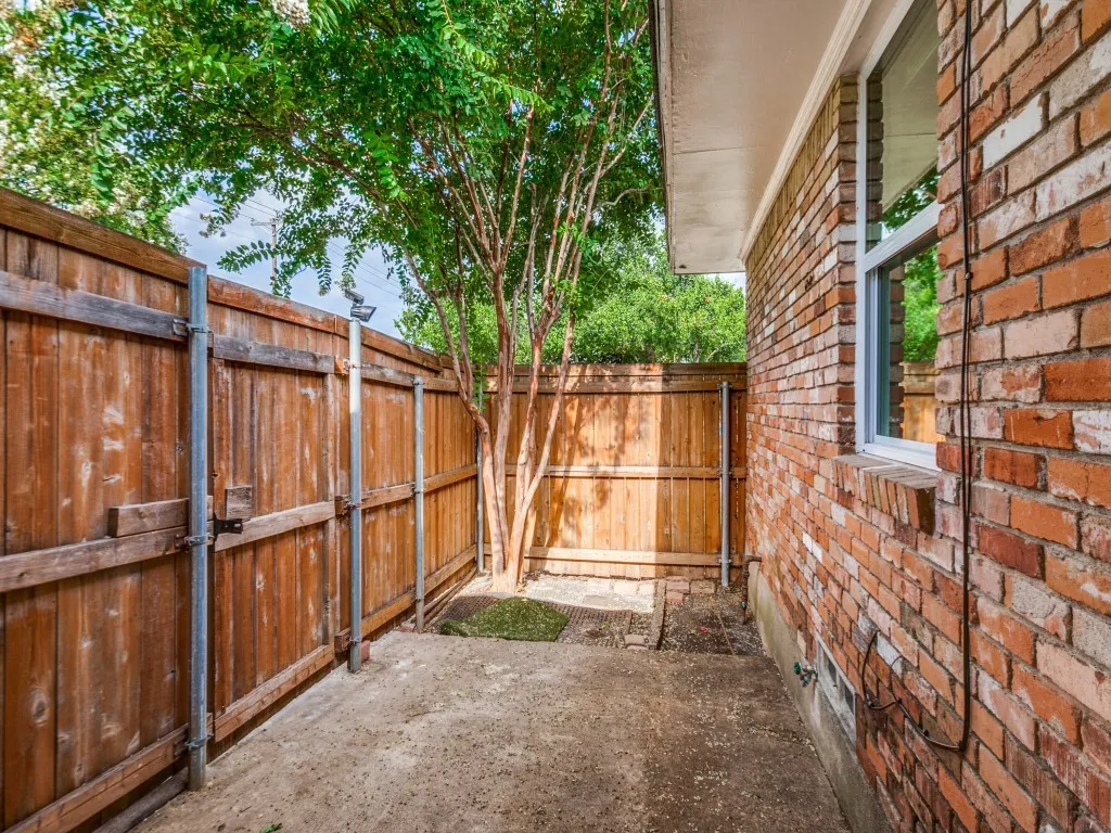 Single Family Residence For Sale in Dallas County , 912 Fernwood Drive, Richardson, Texas 75080, 3 Bedroom, 2 Bathroom, 2 Garage spaces, 1,618 Sqft, built in 1960, mls#21342199, Real Estate Agent in Richardson, Homes For Sale in Dallas county, Homes For Sale in Richardson, Realtor in Richardson Texas, Real Estate Brokerage Independent Realty Texas, Luminita Cordes Realtor