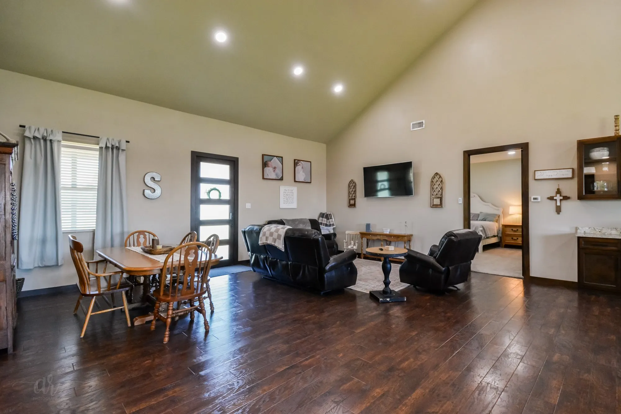 Single Family Residence For Sale in Taylor County , 605 Fm 614, Ovalo, Texas 79541, 3 Bedroom, 3 Bathroom, Garage spaces, 1,980 Sqft, built in 2020, mls#21346888, Real Estate Agent in Ovalo, Homes For Sale in Taylor county, Homes For Sale in Ovalo, Realtor in Ovalo Texas, Real Estate Brokerage Independent Realty Texas, Luminita Cordes Realtor
