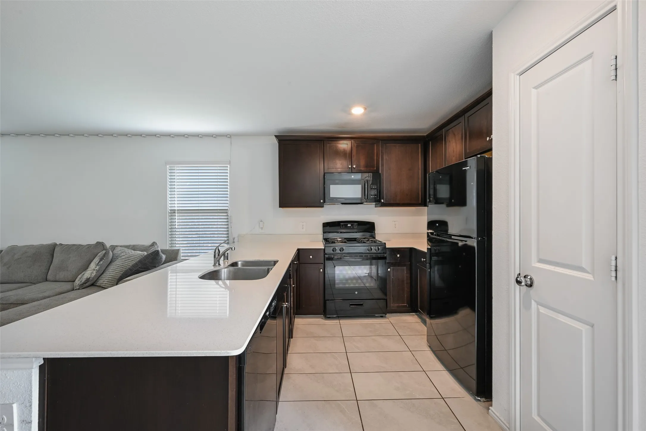 Single Family Residence For Sale in Dallas County , 1104 Crestview Drive, Hutchins, Texas 75141, 3 Bedrooms, 2 Bathrooms, 2 Garage spaces, 1,310 Sqft, built in 2022, Price $265,000, mls#21346897, Real Estate Agent in Hutchins, Homes For Sale in Dallas county, Homes For Sale in Hutchins, Realtor in Hutchins Texas, Real Estate Brokerage Independent Realty Texas, Luminita Cordes Realtor