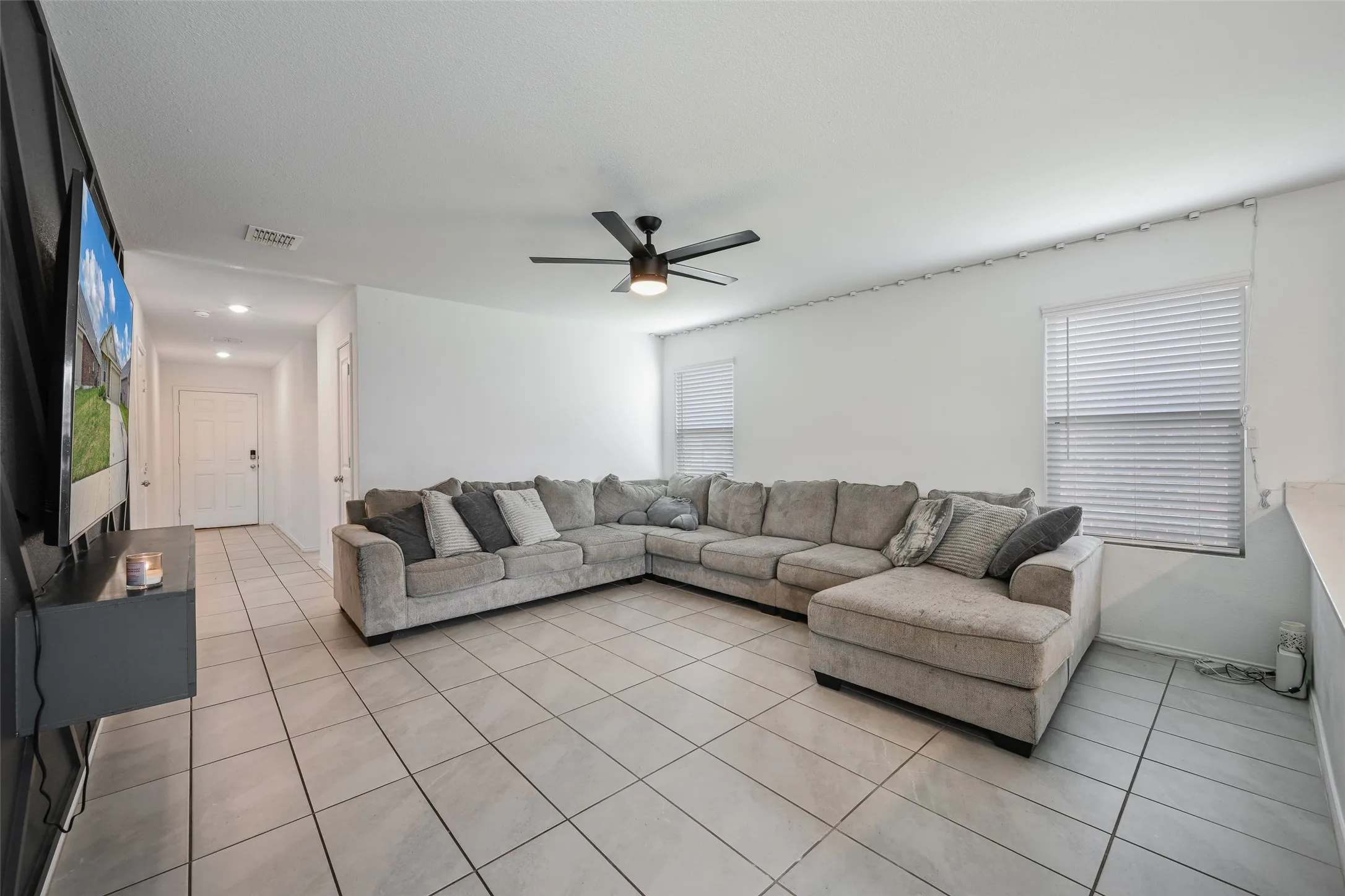Single Family Residence For Sale in Dallas County , 1104 Crestview Drive, Hutchins, Texas 75141, 3 Bedrooms, 2 Bathrooms, 2 Garage spaces, 1,310 Sqft, built in 2022, Price $265,000, mls#21346897, Real Estate Agent in Hutchins, Homes For Sale in Dallas county, Homes For Sale in Hutchins, Realtor in Hutchins Texas, Real Estate Brokerage Independent Realty Texas, Luminita Cordes Realtor