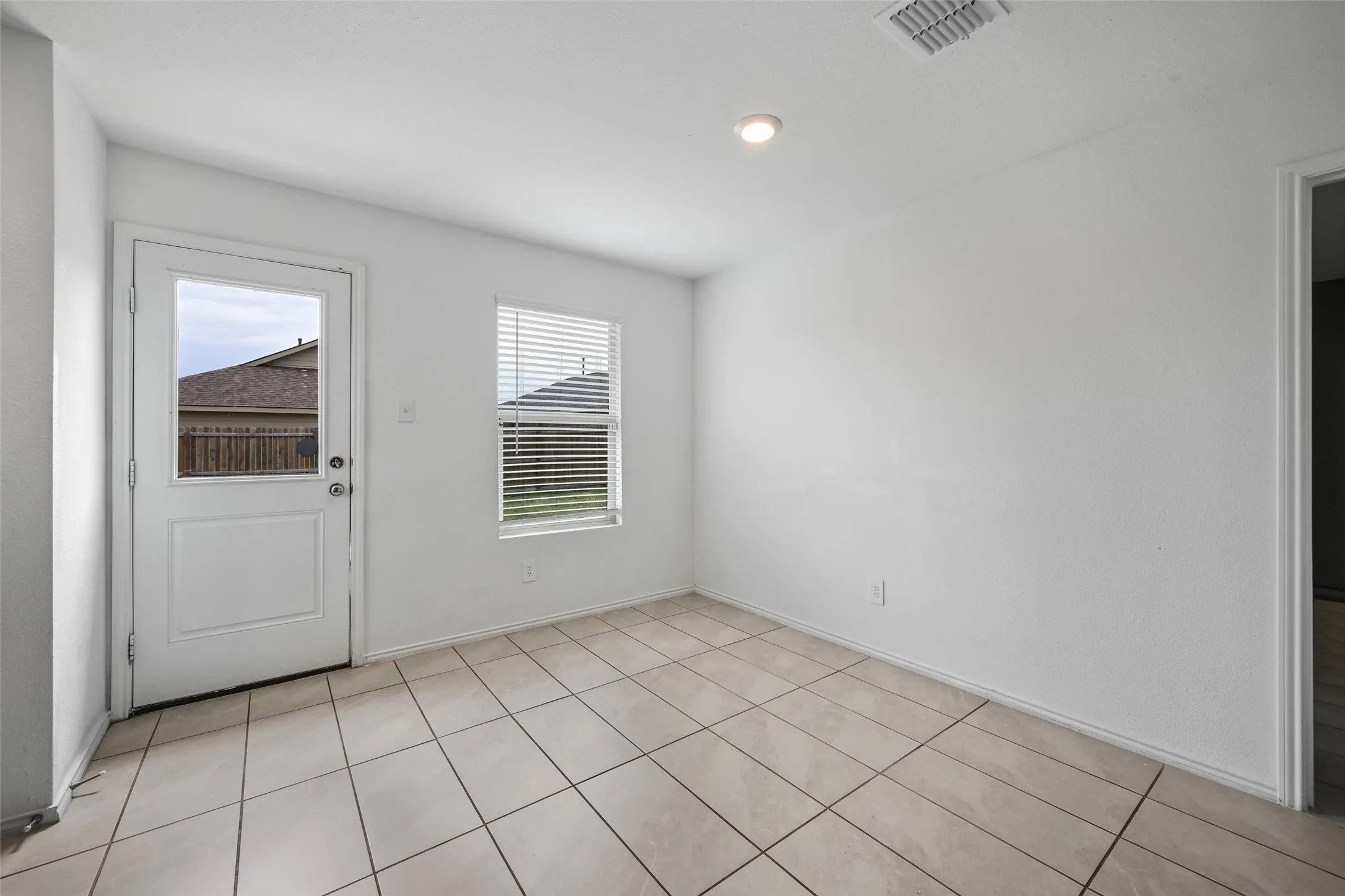 Single Family Residence For Sale in Dallas County , 1104 Crestview Drive, Hutchins, Texas 75141, 3 Bedrooms, 2 Bathrooms, 2 Garage spaces, 1,310 Sqft, built in 2022, Price $265,000, mls#21346897, Real Estate Agent in Hutchins, Homes For Sale in Dallas county, Homes For Sale in Hutchins, Realtor in Hutchins Texas, Real Estate Brokerage Independent Realty Texas, Luminita Cordes Realtor