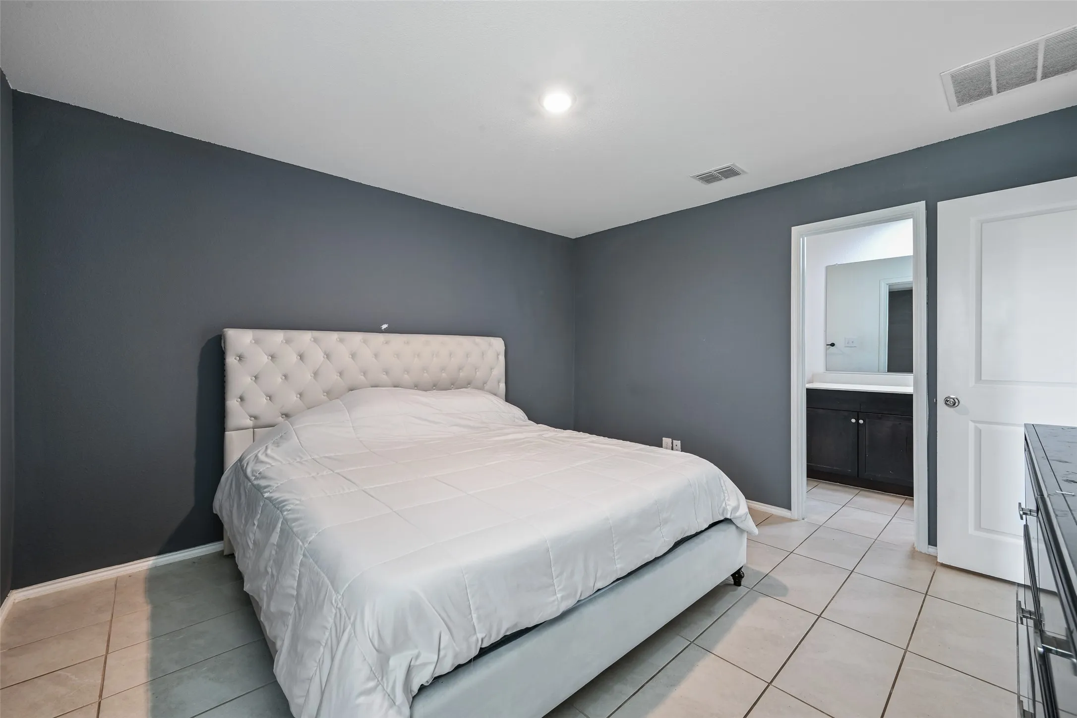 Single Family Residence For Sale in Dallas County , 1104 Crestview Drive, Hutchins, Texas 75141, 3 Bedrooms, 2 Bathrooms, 2 Garage spaces, 1,310 Sqft, built in 2022, Price $265,000, mls#21346897, Real Estate Agent in Hutchins, Homes For Sale in Dallas county, Homes For Sale in Hutchins, Realtor in Hutchins Texas, Real Estate Brokerage Independent Realty Texas, Luminita Cordes Realtor