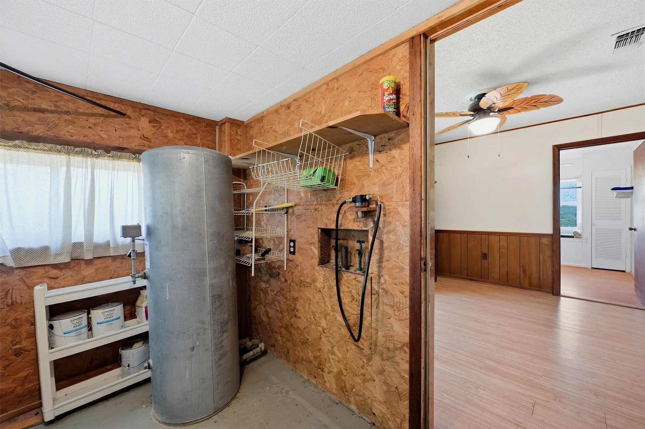 Farm For Sale in Grayson County , 3636 State Highway 56, Bells, Texas 75414, 3 Bedroom, 1 Bathroom, Garage spaces, 1,025 Sqft, built in 1965, mls#21344700, Real Estate Agent in Bells, Homes For Sale in Grayson county, Homes For Sale in Bells, Realtor in Bells Texas, Real Estate Brokerage Independent Realty Texas, Luminita Cordes Realtor