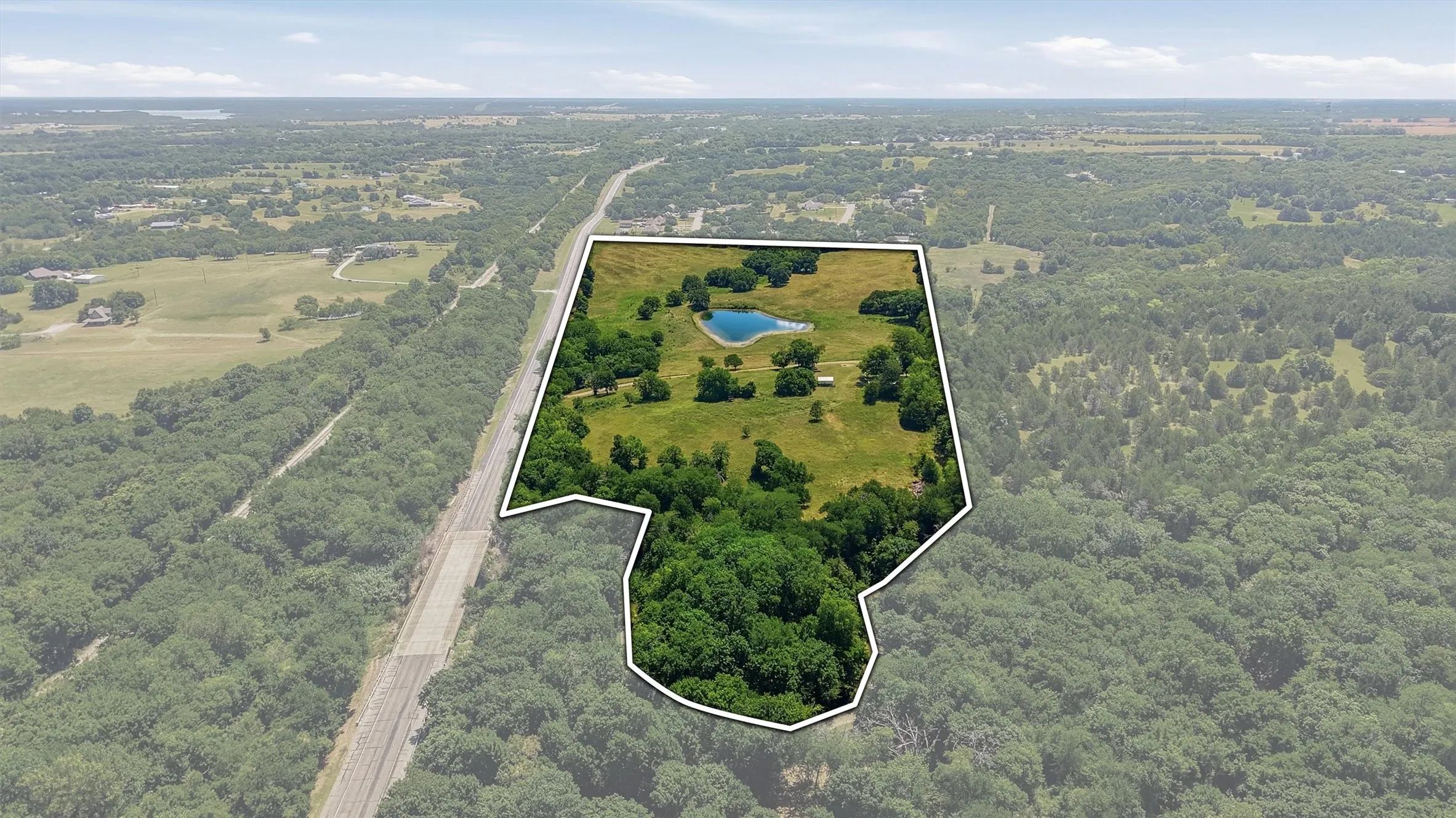 Farm For Sale in Grayson County , 3636 State Highway 56, Bells, Texas 75414, 3 Bedroom, 1 Bathroom, Garage spaces, 1,025 Sqft, built in 1965, mls#21344700, Real Estate Agent in Bells, Homes For Sale in Grayson county, Homes For Sale in Bells, Realtor in Bells Texas, Real Estate Brokerage Independent Realty Texas, Luminita Cordes Realtor