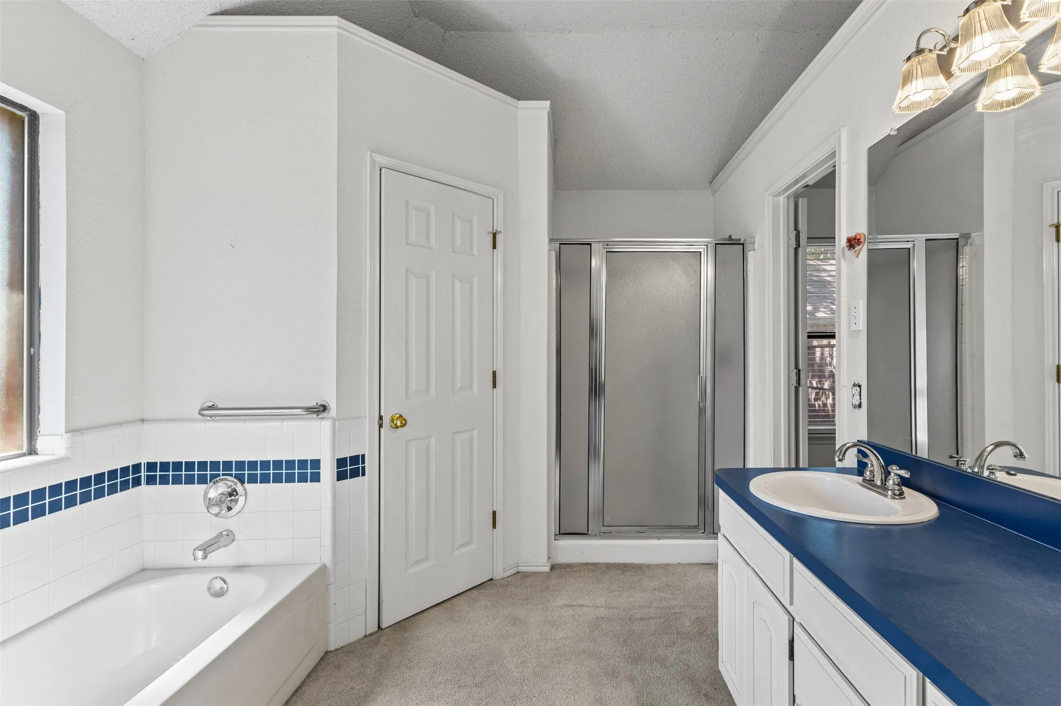 Single Family Residence For Sale in Johnson County , 664 Parkridge Boulevard, Burleson, Texas 76028, 3 Bedroom, 2 Bathroom, 2 Garage spaces, 1,400 Sqft, built in 1992, mls#21343457, Real Estate Agent in Burleson, Homes For Sale in Johnson county, Homes For Sale in Burleson, Realtor in Burleson Texas, Real Estate Brokerage Independent Realty Texas, Luminita Cordes Realtor
