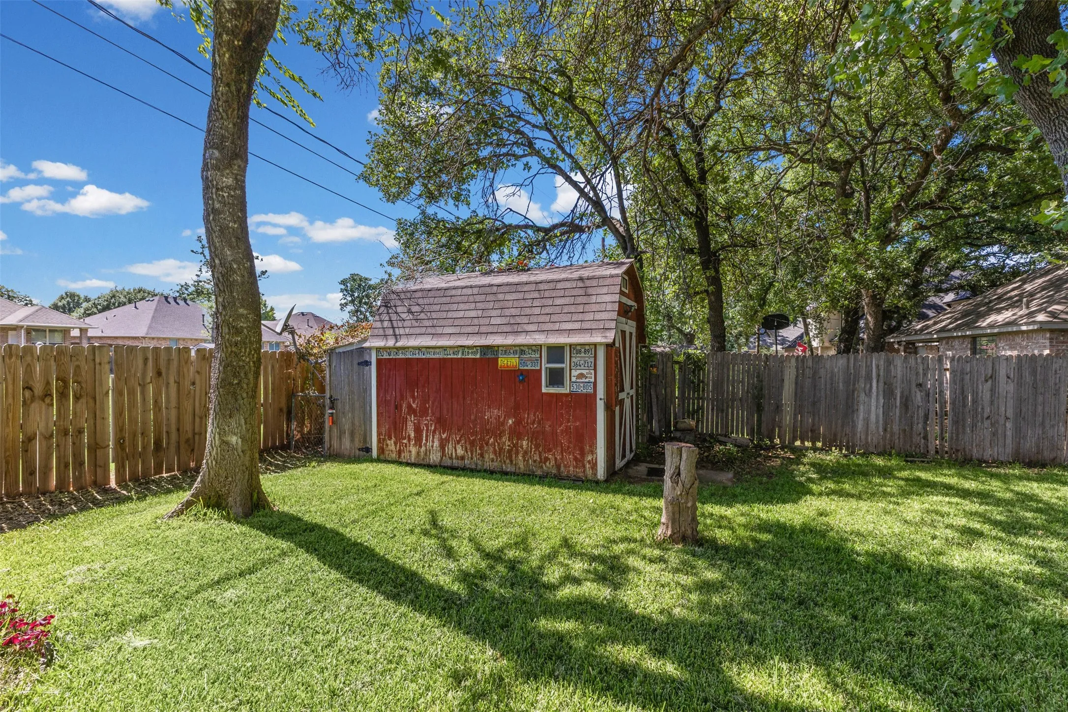 Single Family Residence For Sale in Johnson County , 664 Parkridge Boulevard, Burleson, Texas 76028, 3 Bedroom, 2 Bathroom, 2 Garage spaces, 1,400 Sqft, built in 1992, mls#21343457, Real Estate Agent in Burleson, Homes For Sale in Johnson county, Homes For Sale in Burleson, Realtor in Burleson Texas, Real Estate Brokerage Independent Realty Texas, Luminita Cordes Realtor