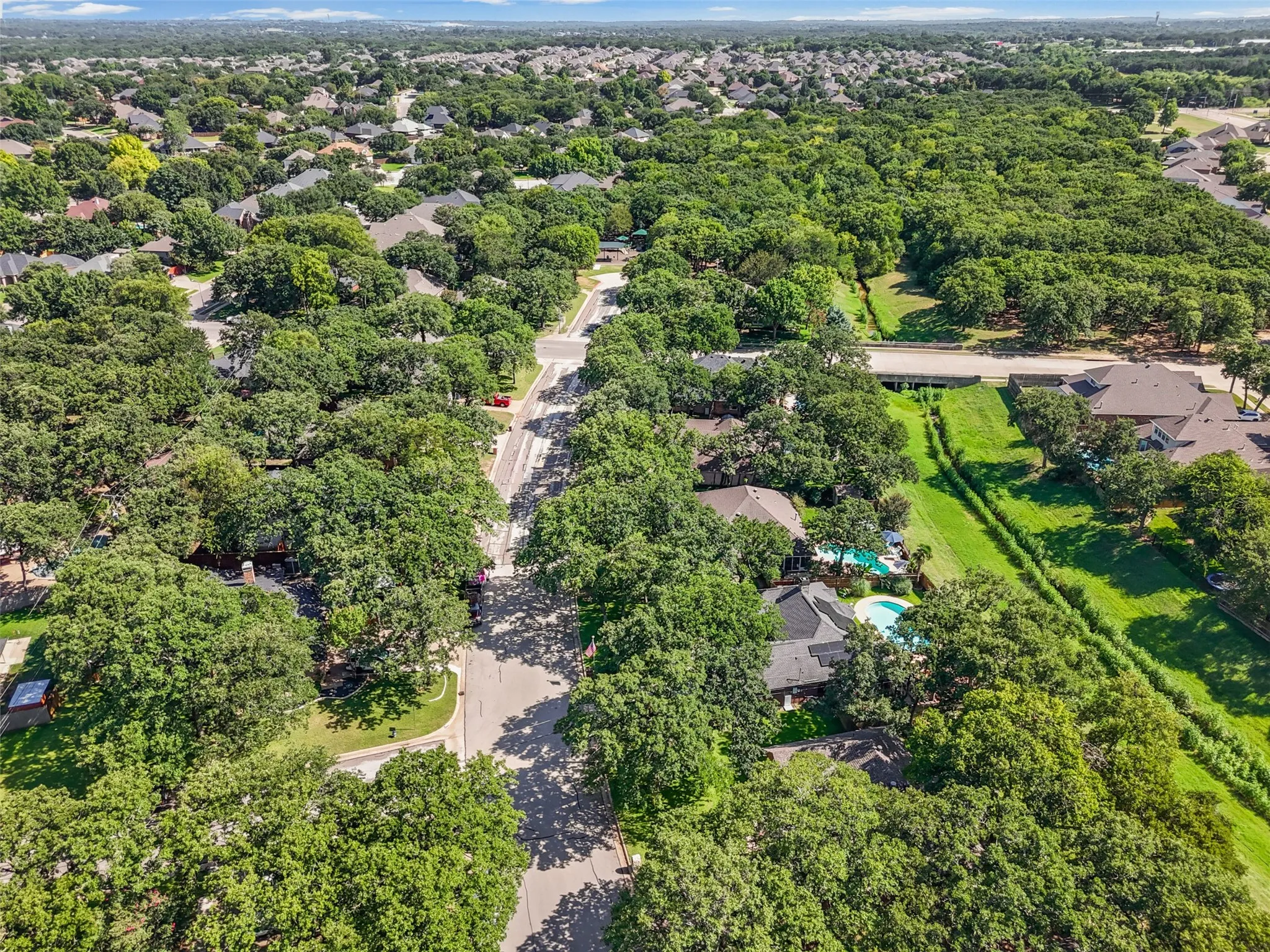 Single Family Residence For Sale in Johnson County , 664 Parkridge Boulevard, Burleson, Texas 76028, 3 Bedroom, 2 Bathroom, 2 Garage spaces, 1,400 Sqft, built in 1992, mls#21343457, Real Estate Agent in Burleson, Homes For Sale in Johnson county, Homes For Sale in Burleson, Realtor in Burleson Texas, Real Estate Brokerage Independent Realty Texas, Luminita Cordes Realtor