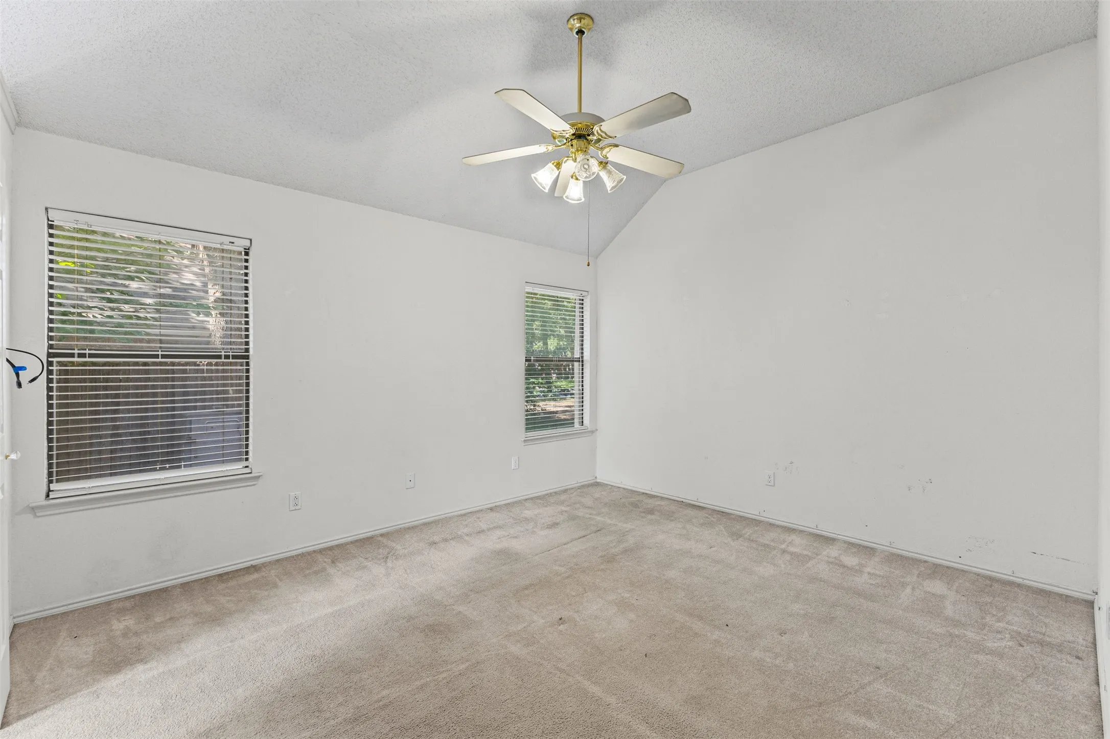 Single Family Residence For Sale in Johnson County , 664 Parkridge Boulevard, Burleson, Texas 76028, 3 Bedroom, 2 Bathroom, 2 Garage spaces, 1,400 Sqft, built in 1992, mls#21343457, Real Estate Agent in Burleson, Homes For Sale in Johnson county, Homes For Sale in Burleson, Realtor in Burleson Texas, Real Estate Brokerage Independent Realty Texas, Luminita Cordes Realtor