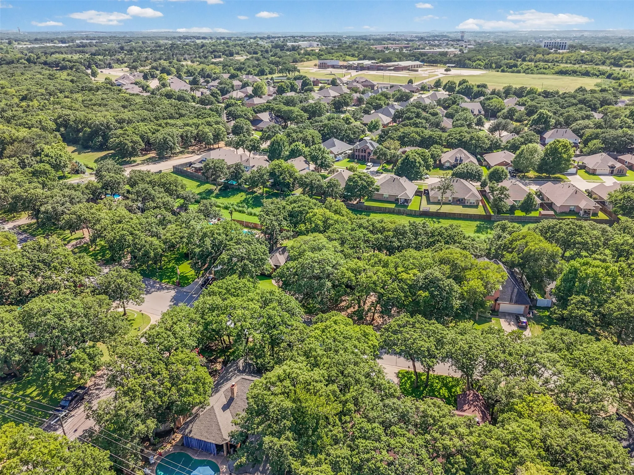 Single Family Residence For Sale in Johnson County , 664 Parkridge Boulevard, Burleson, Texas 76028, 3 Bedroom, 2 Bathroom, 2 Garage spaces, 1,400 Sqft, built in 1992, mls#21343457, Real Estate Agent in Burleson, Homes For Sale in Johnson county, Homes For Sale in Burleson, Realtor in Burleson Texas, Real Estate Brokerage Independent Realty Texas, Luminita Cordes Realtor