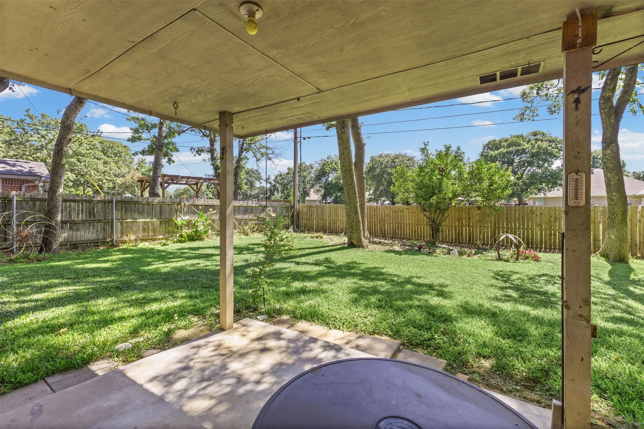 Single Family Residence For Sale in Johnson County , 664 Parkridge Boulevard, Burleson, Texas 76028, 3 Bedroom, 2 Bathroom, 2 Garage spaces, 1,400 Sqft, built in 1992, mls#21343457, Real Estate Agent in Burleson, Homes For Sale in Johnson county, Homes For Sale in Burleson, Realtor in Burleson Texas, Real Estate Brokerage Independent Realty Texas, Luminita Cordes Realtor