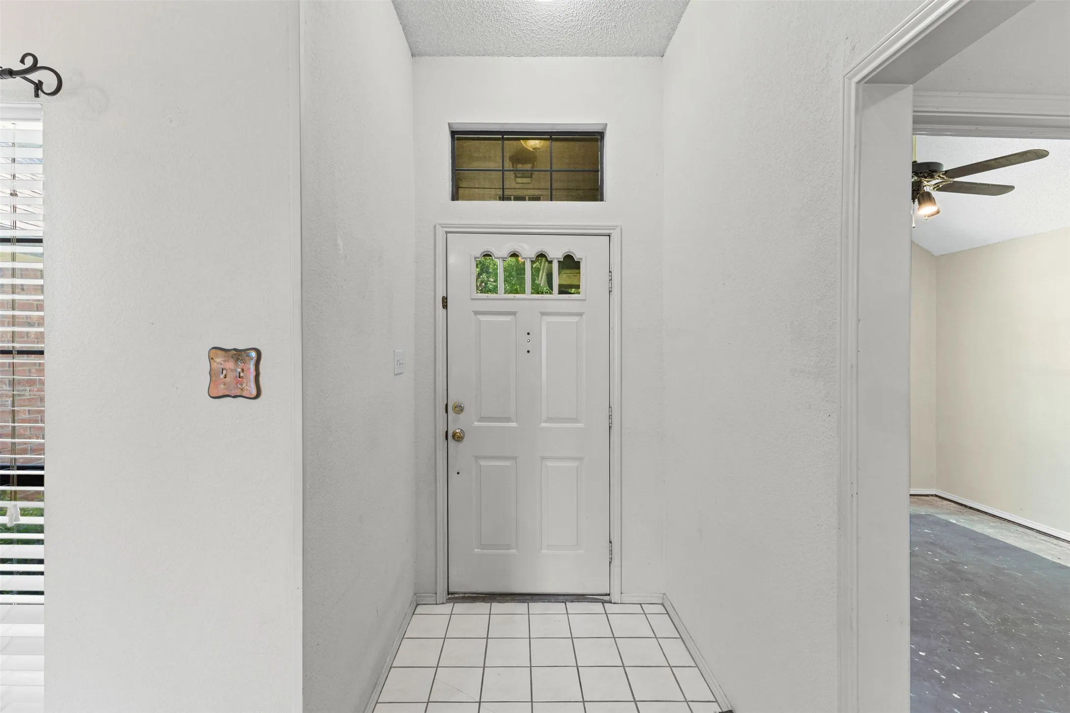 Single Family Residence For Sale in Johnson County , 664 Parkridge Boulevard, Burleson, Texas 76028, 3 Bedroom, 2 Bathroom, 2 Garage spaces, 1,400 Sqft, built in 1992, mls#21343457, Real Estate Agent in Burleson, Homes For Sale in Johnson county, Homes For Sale in Burleson, Realtor in Burleson Texas, Real Estate Brokerage Independent Realty Texas, Luminita Cordes Realtor