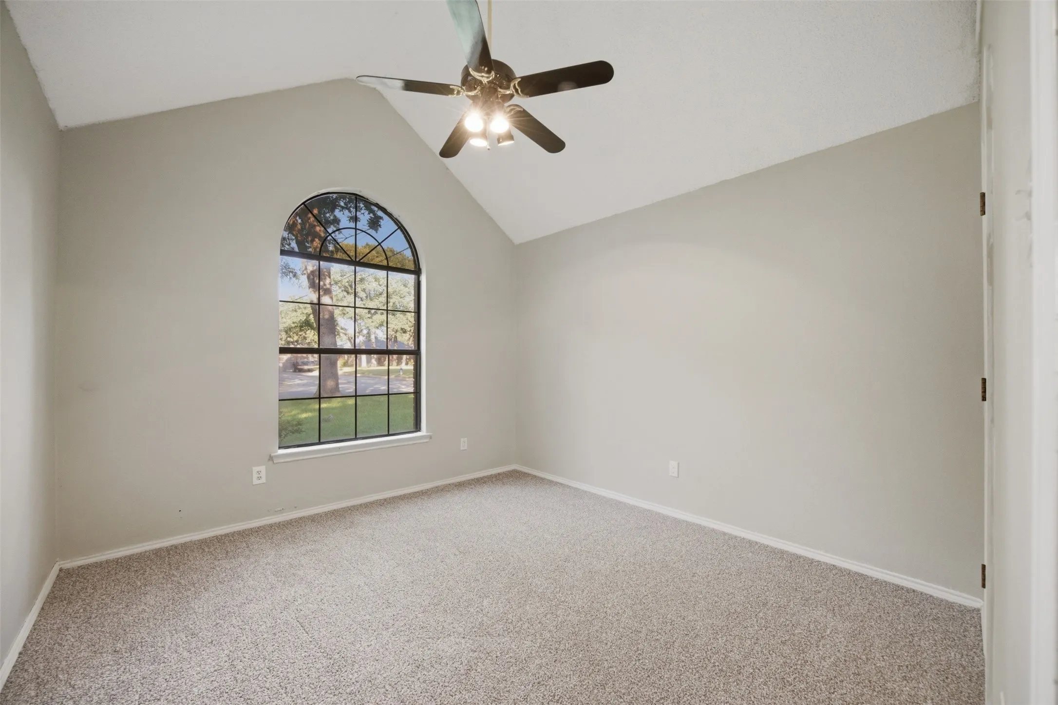 Single Family Residence For Sale in Johnson County , 664 Parkridge Boulevard, Burleson, Texas 76028, 3 Bedroom, 2 Bathroom, 2 Garage spaces, 1,400 Sqft, built in 1992, mls#21343457, Real Estate Agent in Burleson, Homes For Sale in Johnson county, Homes For Sale in Burleson, Realtor in Burleson Texas, Real Estate Brokerage Independent Realty Texas, Luminita Cordes Realtor