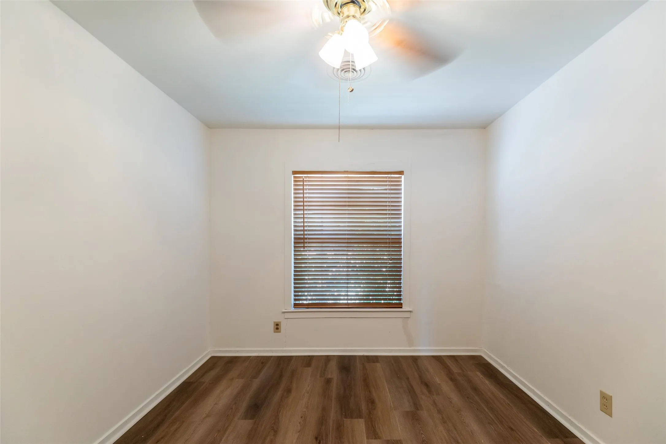 Single Family Residence For Sale in Taylor County , 2152 Westview Drive, Abilene, Texas 79603, 3 Bedroom, 2 Bathroom, Garage spaces, 1,648 Sqft, built in 1959, mls#21346881, Real Estate Agent in Abilene, Homes For Sale in Taylor county, Homes For Sale in Abilene, Realtor in Abilene Texas, Real Estate Brokerage Independent Realty Texas, Luminita Cordes Realtor