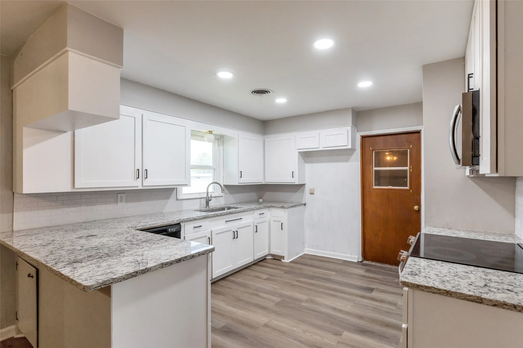 Single Family Residence For Sale in Taylor County , 2152 Westview Drive, Abilene, Texas 79603, 3 Bedroom, 2 Bathroom, Garage spaces, 1,648 Sqft, built in 1959, mls#21346881, Real Estate Agent in Abilene, Homes For Sale in Taylor county, Homes For Sale in Abilene, Realtor in Abilene Texas, Real Estate Brokerage Independent Realty Texas, Luminita Cordes Realtor