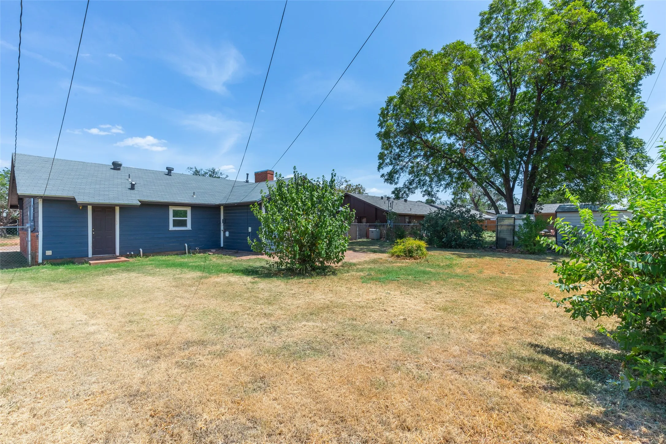 Single Family Residence For Sale in Taylor County , 2152 Westview Drive, Abilene, Texas 79603, 3 Bedroom, 2 Bathroom, Garage spaces, 1,648 Sqft, built in 1959, mls#21346881, Real Estate Agent in Abilene, Homes For Sale in Taylor county, Homes For Sale in Abilene, Realtor in Abilene Texas, Real Estate Brokerage Independent Realty Texas, Luminita Cordes Realtor