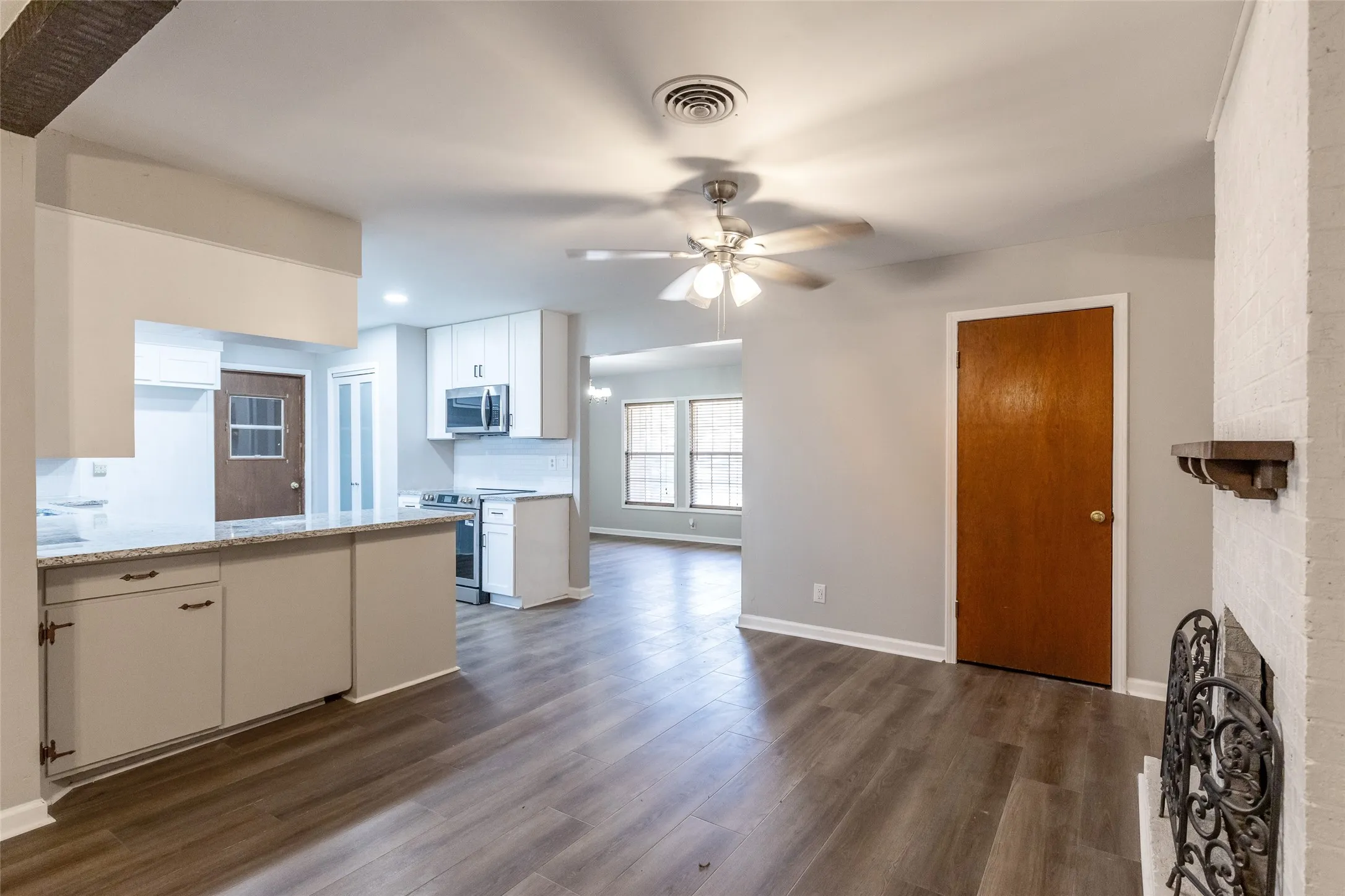 Single Family Residence For Sale in Taylor County , 2152 Westview Drive, Abilene, Texas 79603, 3 Bedroom, 2 Bathroom, Garage spaces, 1,648 Sqft, built in 1959, mls#21346881, Real Estate Agent in Abilene, Homes For Sale in Taylor county, Homes For Sale in Abilene, Realtor in Abilene Texas, Real Estate Brokerage Independent Realty Texas, Luminita Cordes Realtor