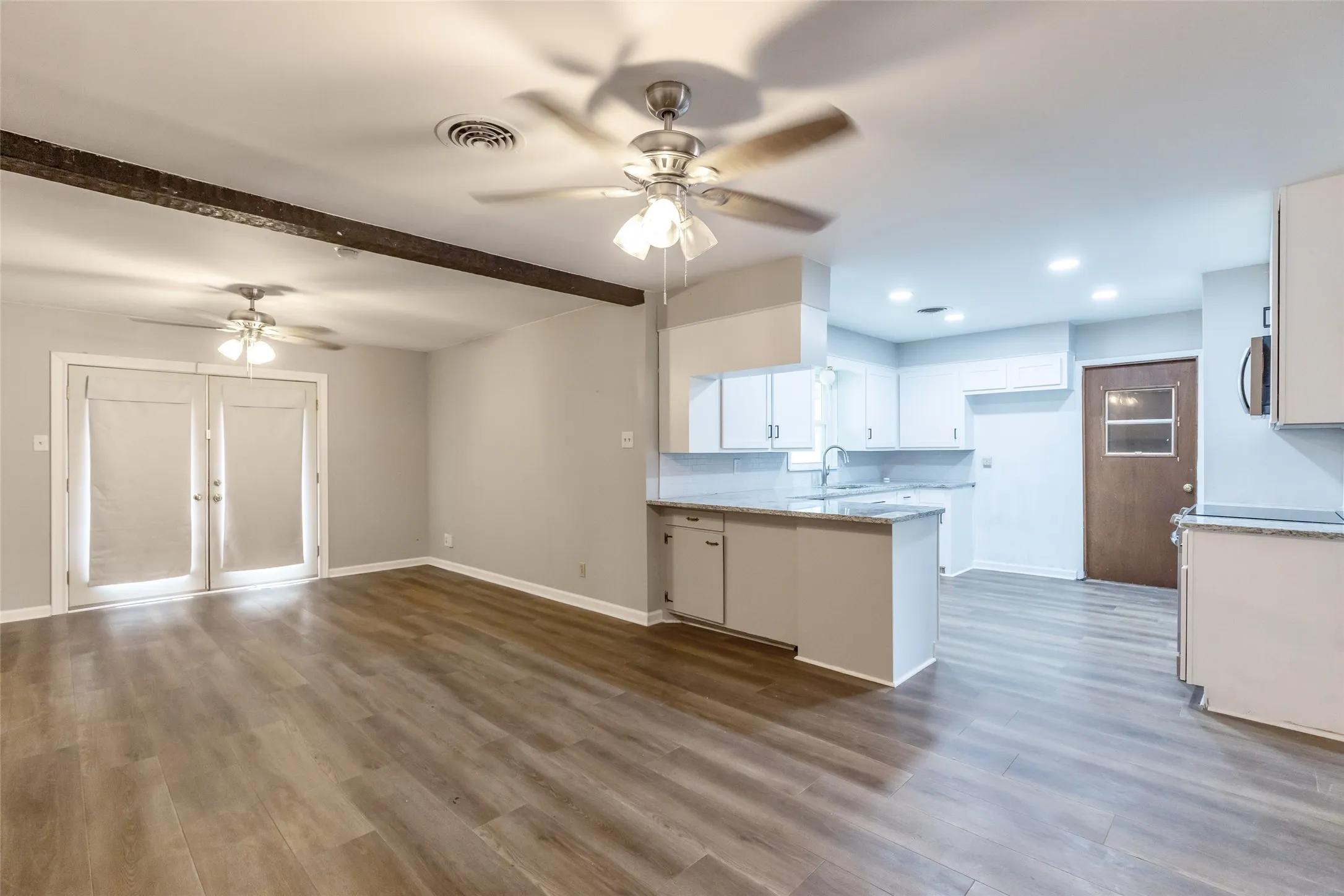 Single Family Residence For Sale in Taylor County , 2152 Westview Drive, Abilene, Texas 79603, 3 Bedroom, 2 Bathroom, Garage spaces, 1,648 Sqft, built in 1959, mls#21346881, Real Estate Agent in Abilene, Homes For Sale in Taylor county, Homes For Sale in Abilene, Realtor in Abilene Texas, Real Estate Brokerage Independent Realty Texas, Luminita Cordes Realtor