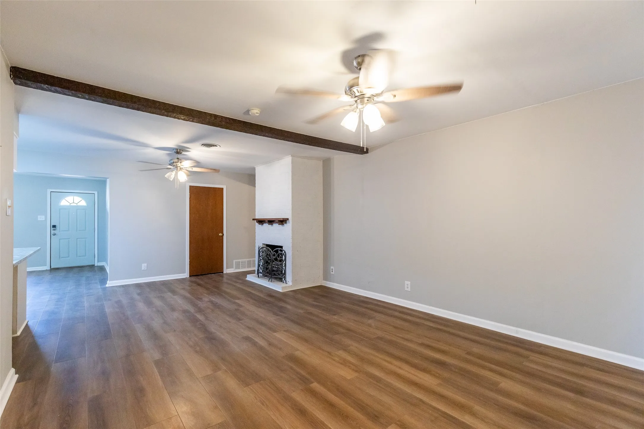 Single Family Residence For Sale in Taylor County , 2152 Westview Drive, Abilene, Texas 79603, 3 Bedroom, 2 Bathroom, Garage spaces, 1,648 Sqft, built in 1959, mls#21346881, Real Estate Agent in Abilene, Homes For Sale in Taylor county, Homes For Sale in Abilene, Realtor in Abilene Texas, Real Estate Brokerage Independent Realty Texas, Luminita Cordes Realtor