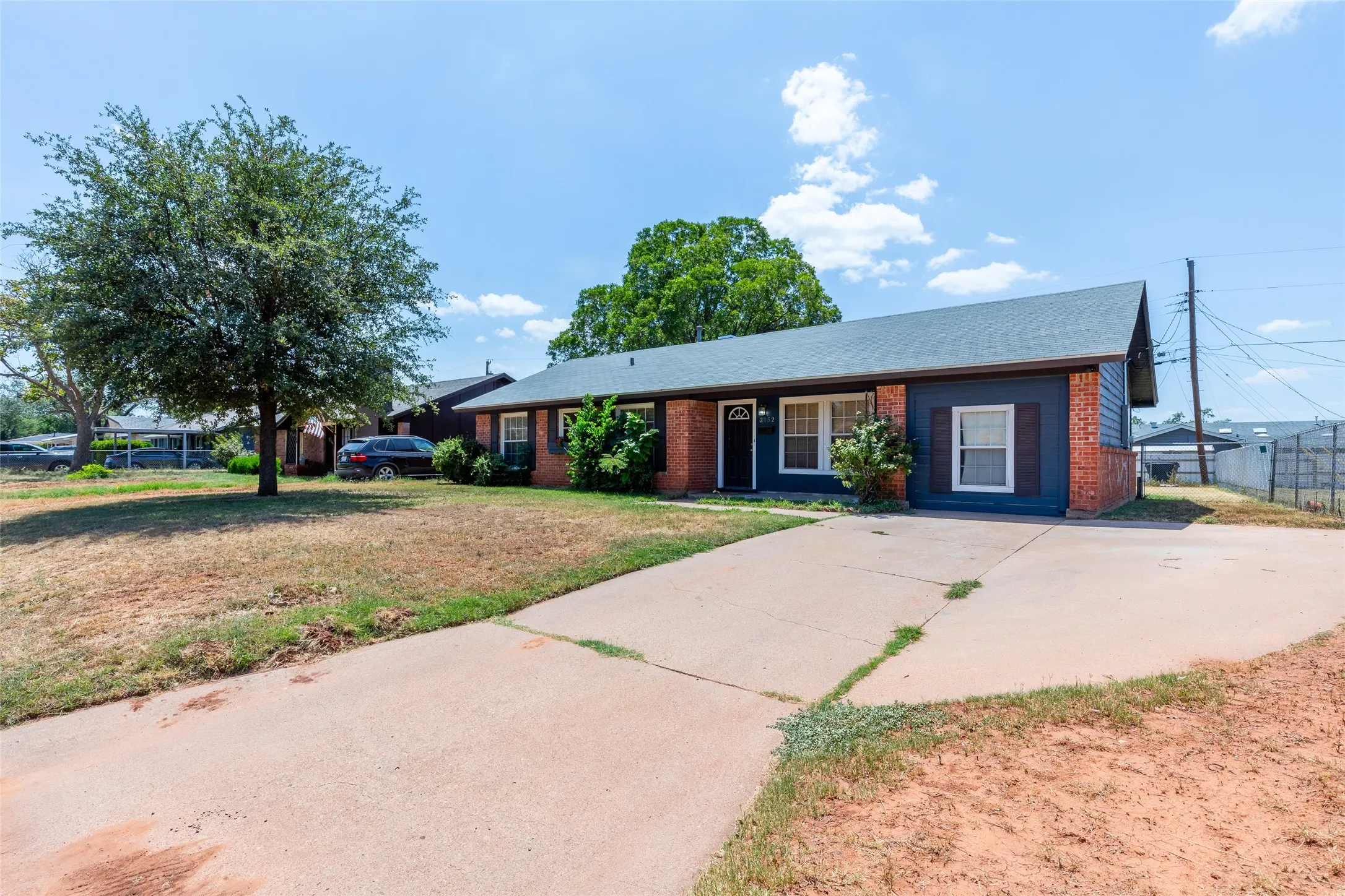 Single Family Residence For Sale in Taylor County , 2152 Westview Drive, Abilene, Texas 79603, 3 Bedroom, 2 Bathroom, Garage spaces, 1,648 Sqft, built in 1959, mls#21346881, Real Estate Agent in Abilene, Homes For Sale in Taylor county, Homes For Sale in Abilene, Realtor in Abilene Texas, Real Estate Brokerage Independent Realty Texas, Luminita Cordes Realtor