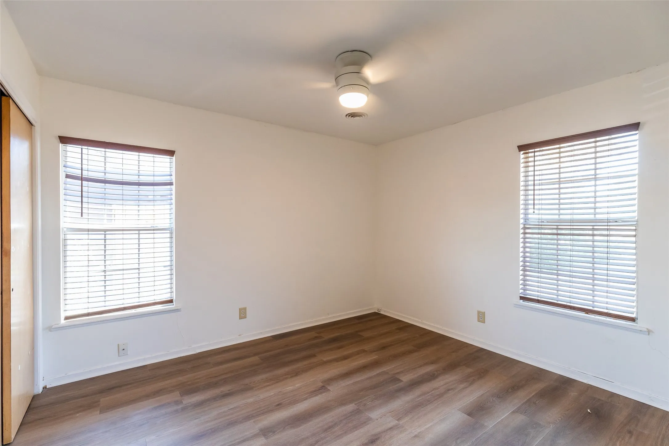 Single Family Residence For Sale in Taylor County , 2152 Westview Drive, Abilene, Texas 79603, 3 Bedroom, 2 Bathroom, Garage spaces, 1,648 Sqft, built in 1959, mls#21346881, Real Estate Agent in Abilene, Homes For Sale in Taylor county, Homes For Sale in Abilene, Realtor in Abilene Texas, Real Estate Brokerage Independent Realty Texas, Luminita Cordes Realtor
