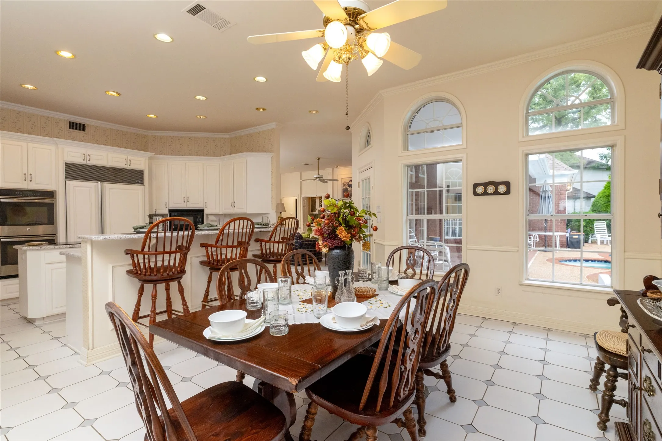 Single Family Residence For Sale in Tarrant County , 4106 Trail Bend Court, Colleyville, Texas 76034, 4 Bedroom, 5 Bathroom, 3 Garage spaces, 4,354 Sqft, built in 1988, mls#21346797, Real Estate Agent in Colleyville, Homes For Sale in Tarrant county, Homes For Sale in Colleyville, Realtor in Colleyville Texas, Real Estate Brokerage Independent Realty Texas, Luminita Cordes Realtor