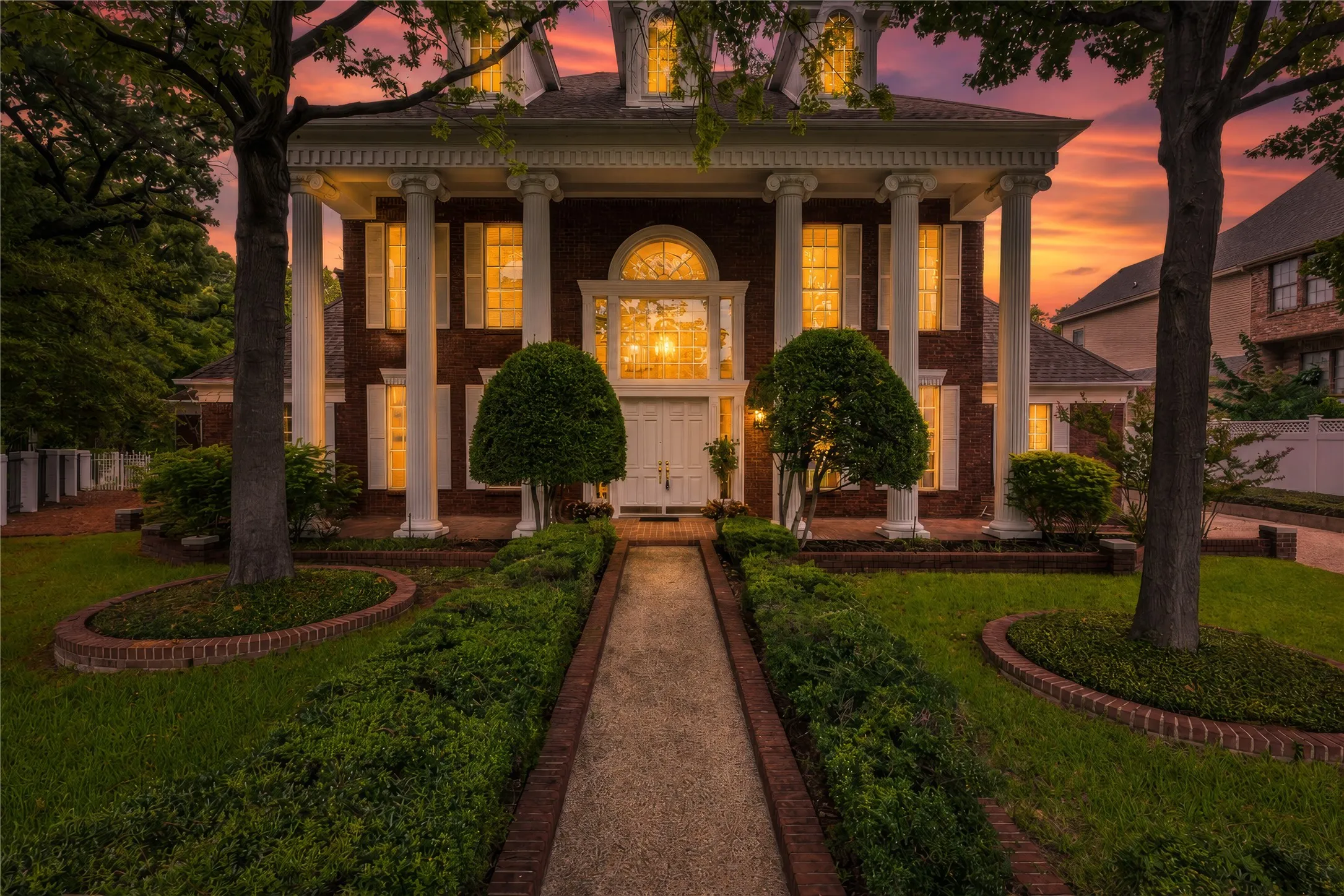 Single Family Residence For Sale in Tarrant County , 4106 Trail Bend Court, Colleyville, Texas 76034, 4 Bedroom, 5 Bathroom, 3 Garage spaces, 4,354 Sqft, built in 1988, mls#21346797, Real Estate Agent in Colleyville, Homes For Sale in Tarrant county, Homes For Sale in Colleyville, Realtor in Colleyville Texas, Real Estate Brokerage Independent Realty Texas, Luminita Cordes Realtor
